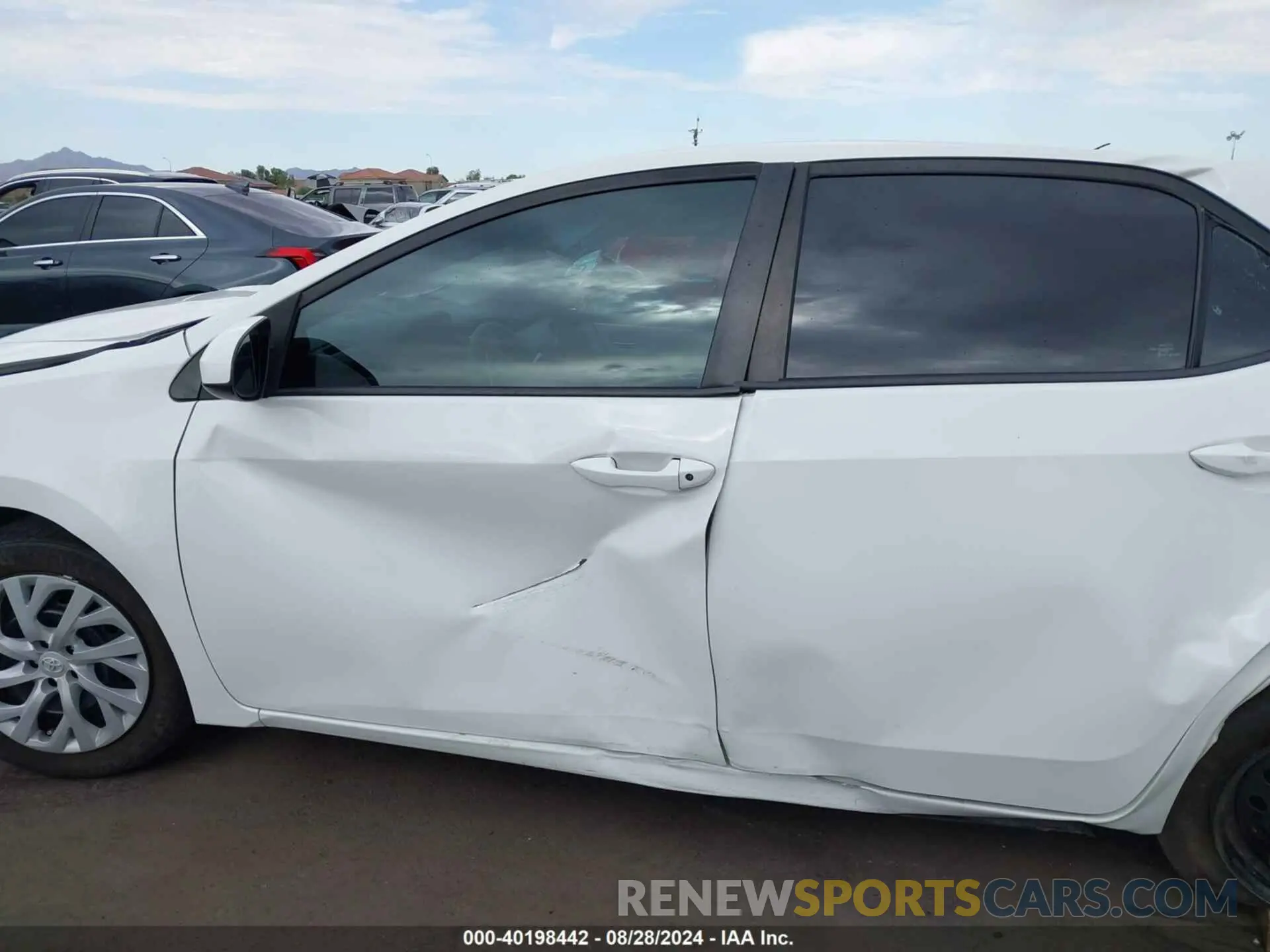 14 Фотография поврежденного автомобиля 2T1BURHE7KC180085 TOYOTA COROLLA 2019