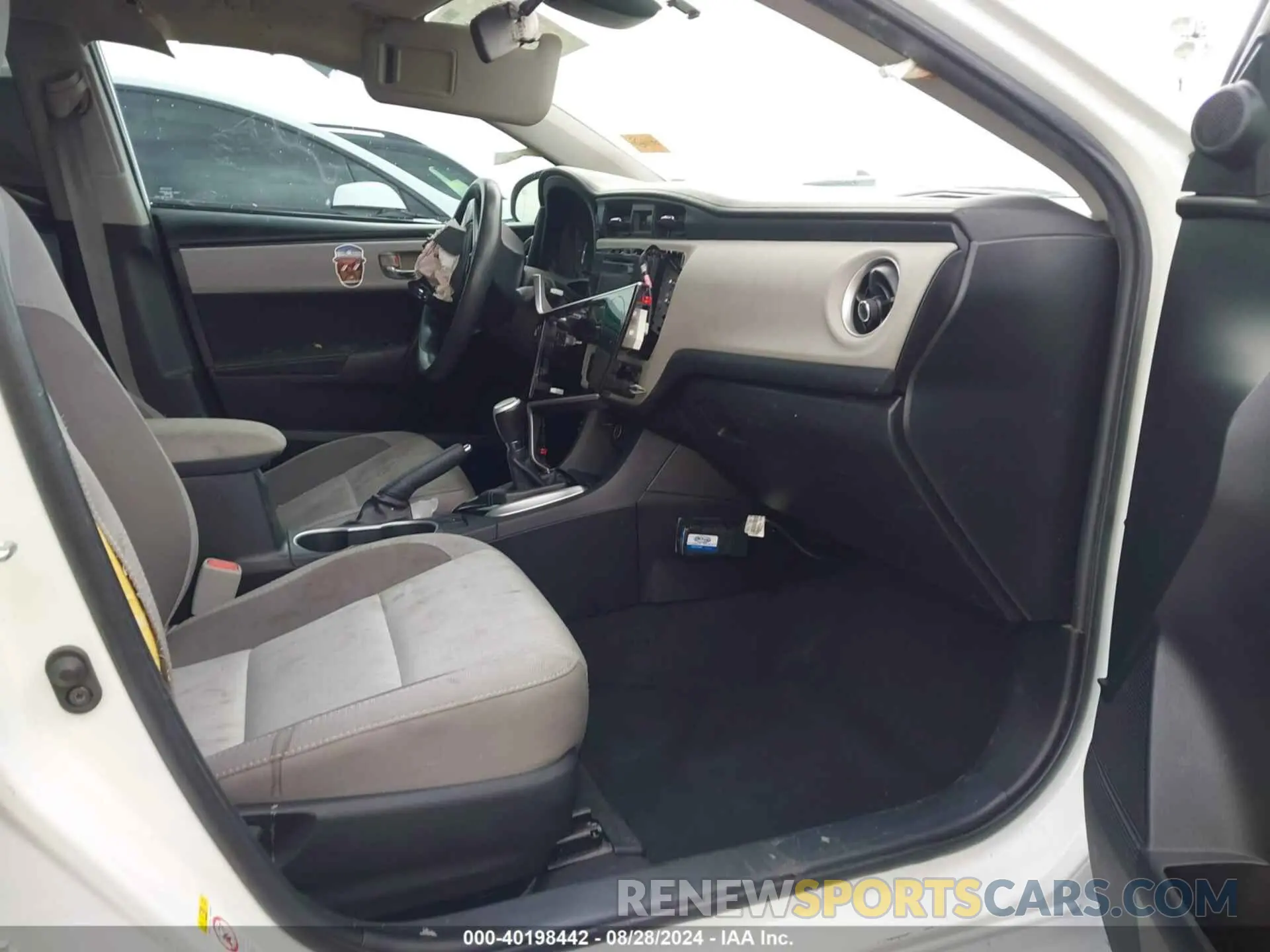 5 Фотография поврежденного автомобиля 2T1BURHE7KC180085 TOYOTA COROLLA 2019