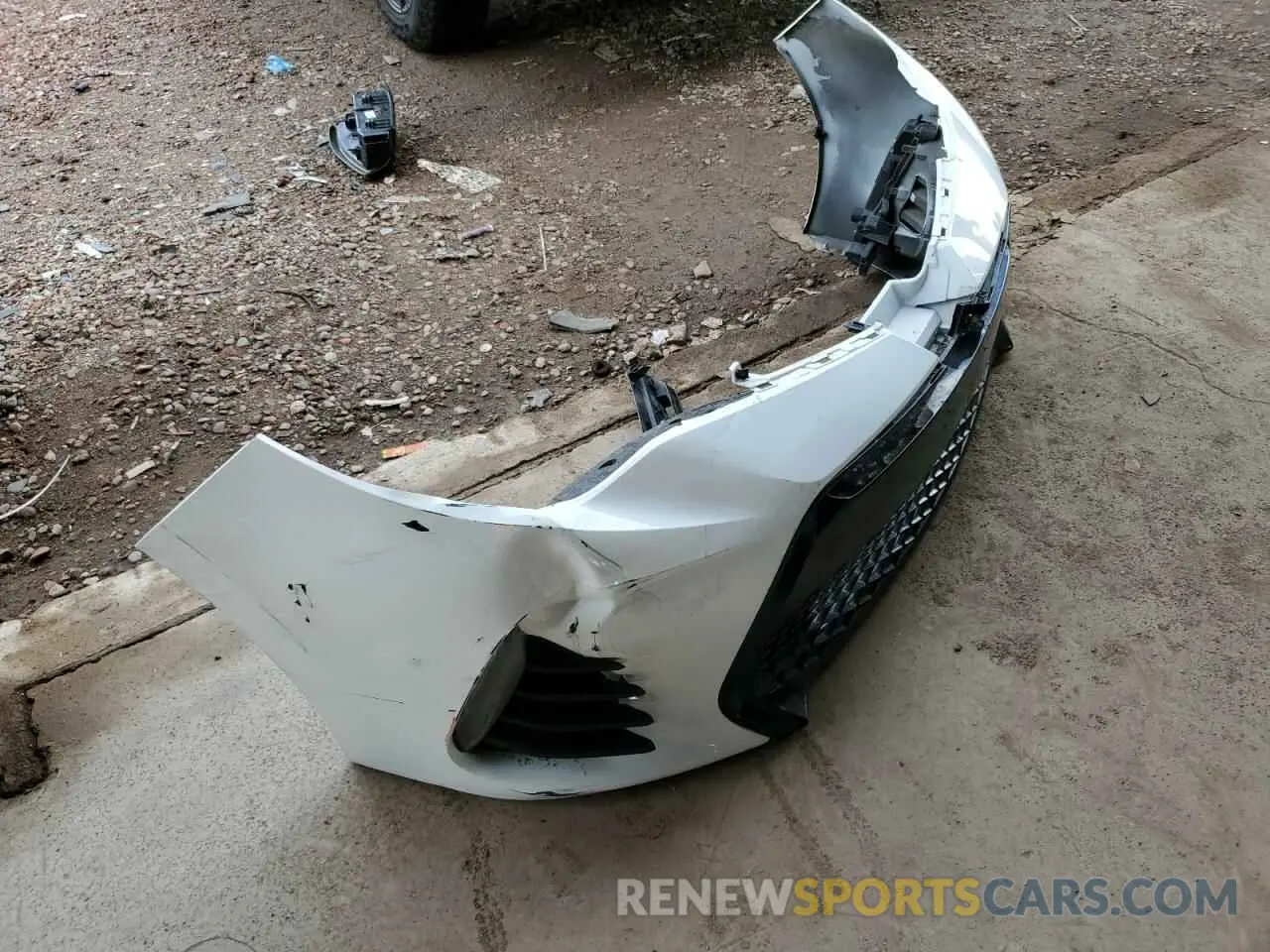 12 Photograph of a damaged car 2T1BURHE7KC186162 TOYOTA COROLLA 2019