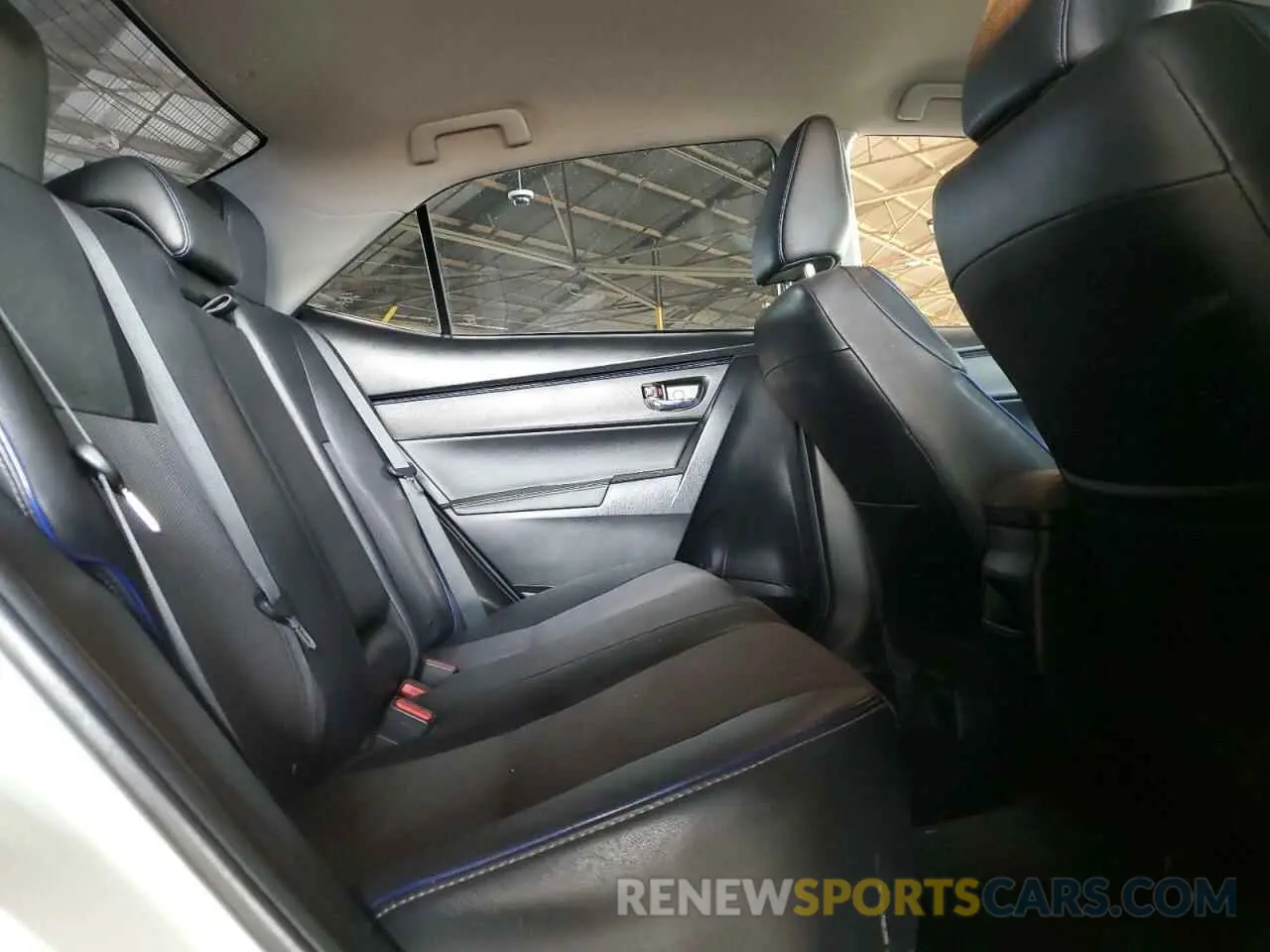 10 Photograph of a damaged car 2T1BURHE7KC188798 TOYOTA COROLLA 2019