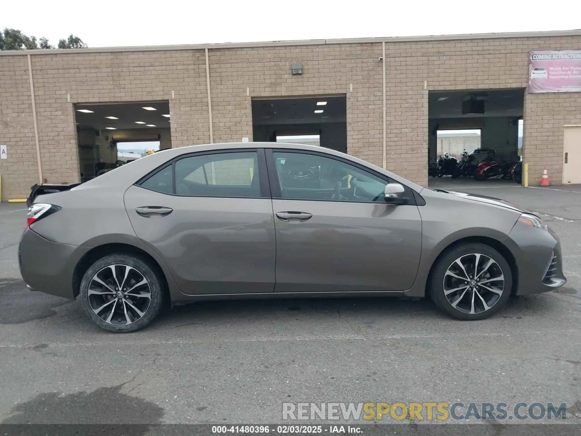 13 Photograph of a damaged car 2T1BURHE7KC196769 TOYOTA COROLLA 2019