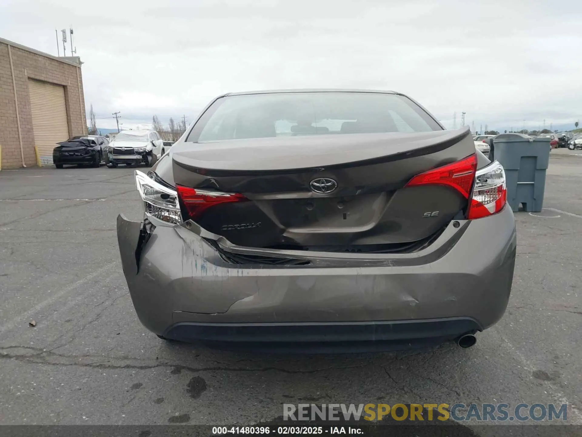 16 Photograph of a damaged car 2T1BURHE7KC196769 TOYOTA COROLLA 2019