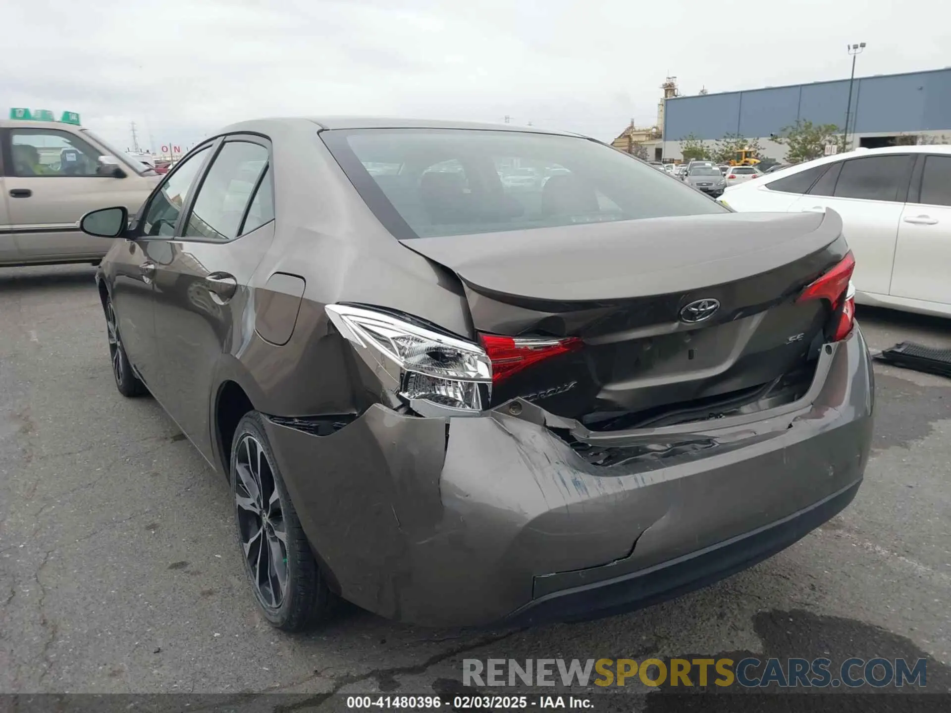 3 Photograph of a damaged car 2T1BURHE7KC196769 TOYOTA COROLLA 2019