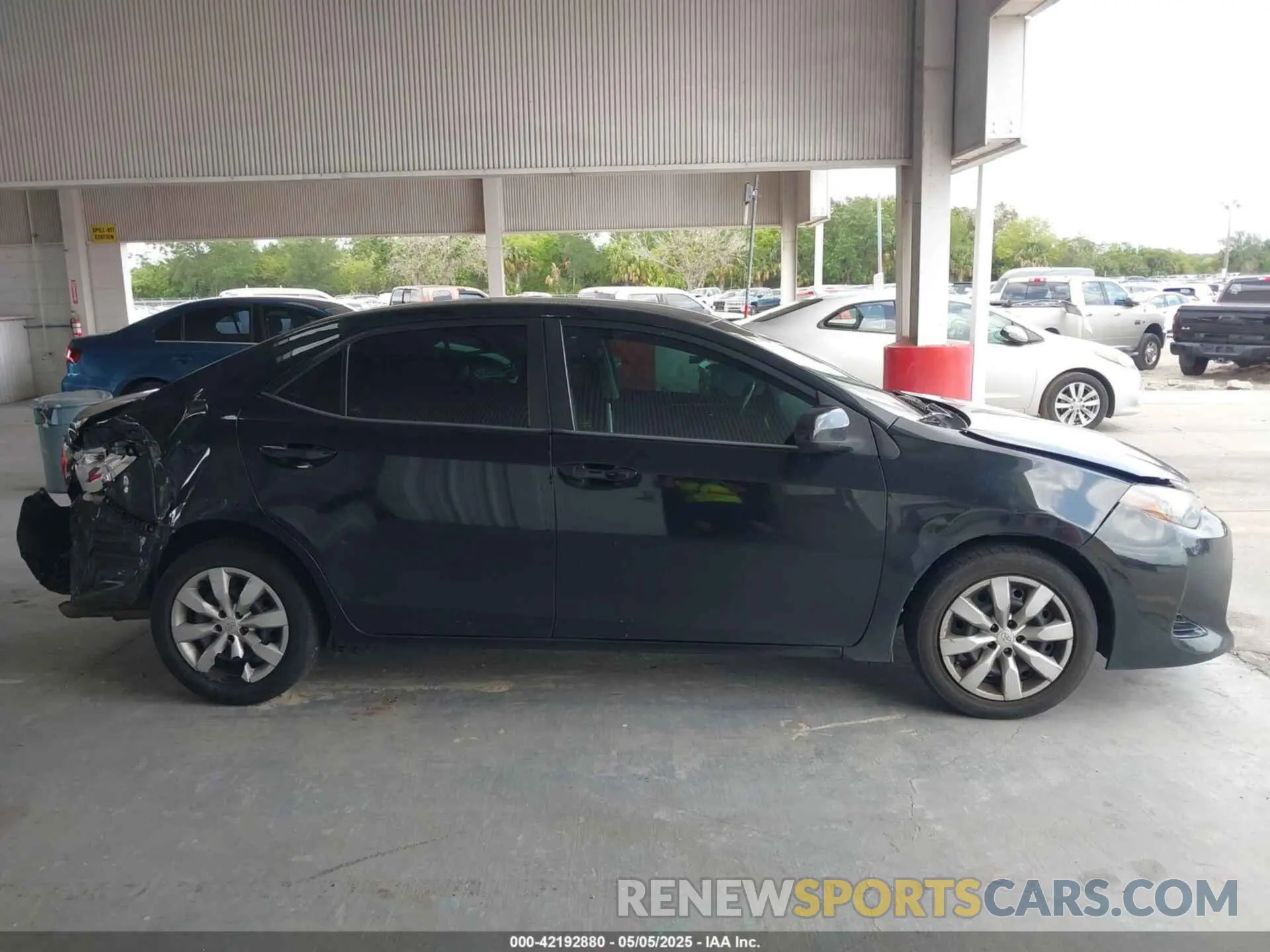13 Photograph of a damaged car 2T1BURHE7KC198974 TOYOTA COROLLA 2019