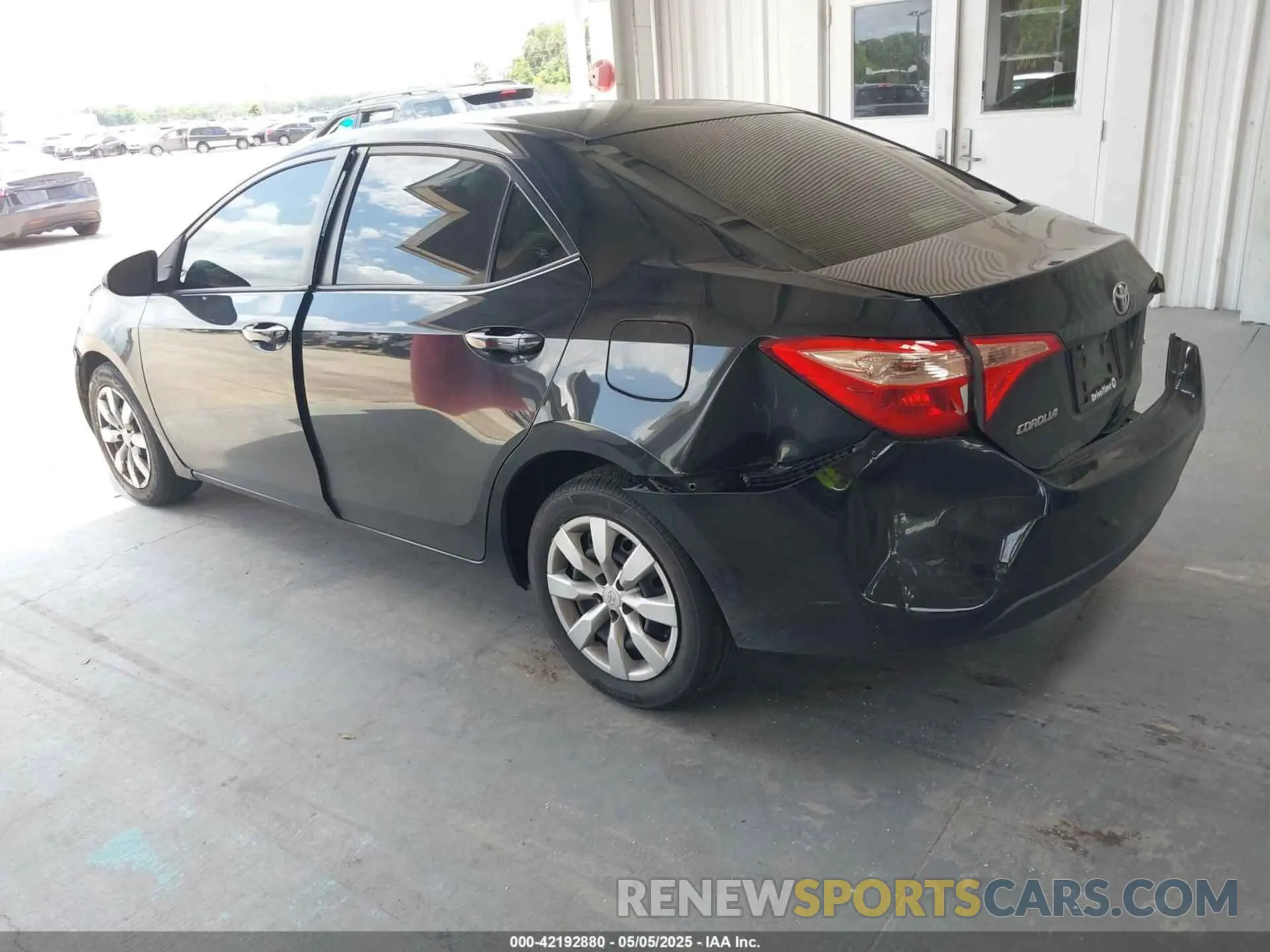 3 Photograph of a damaged car 2T1BURHE7KC198974 TOYOTA COROLLA 2019