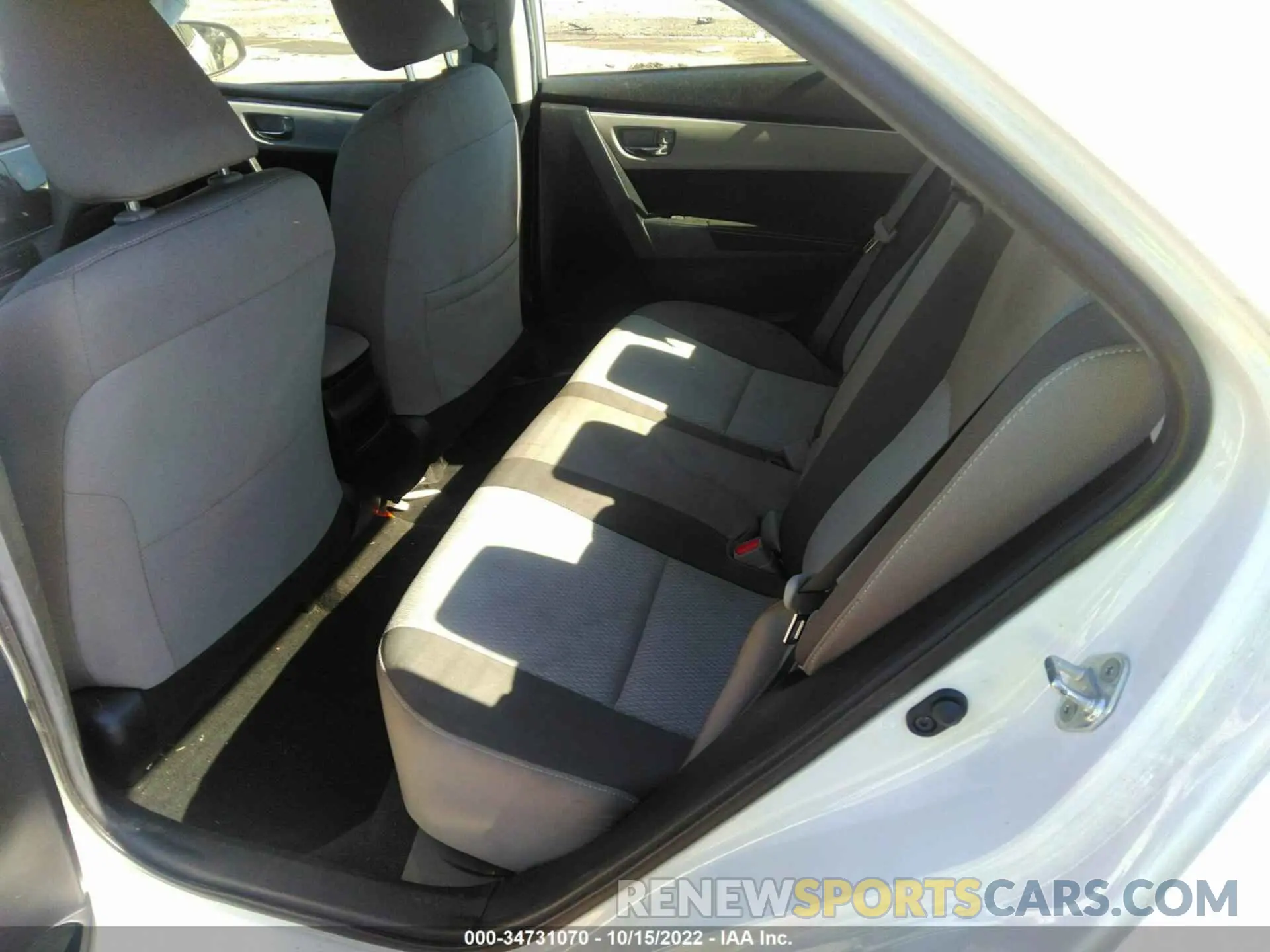 8 Photograph of a damaged car 2T1BURHE7KC204255 TOYOTA COROLLA 2019