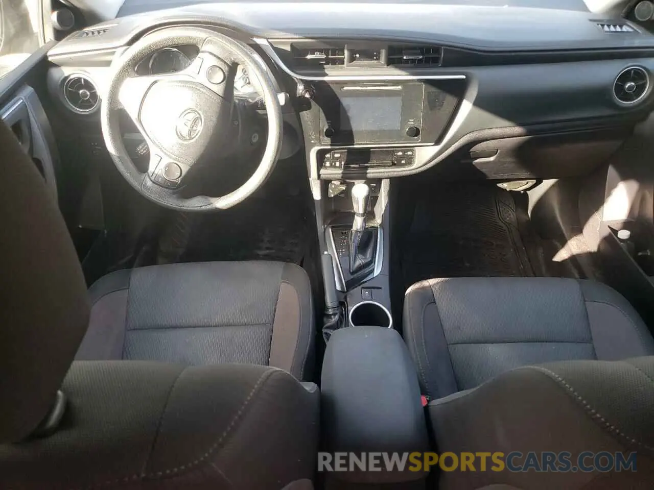 8 Фотография поврежденного автомобиля 2T1BURHE7KC208550 TOYOTA COROLLA 2019