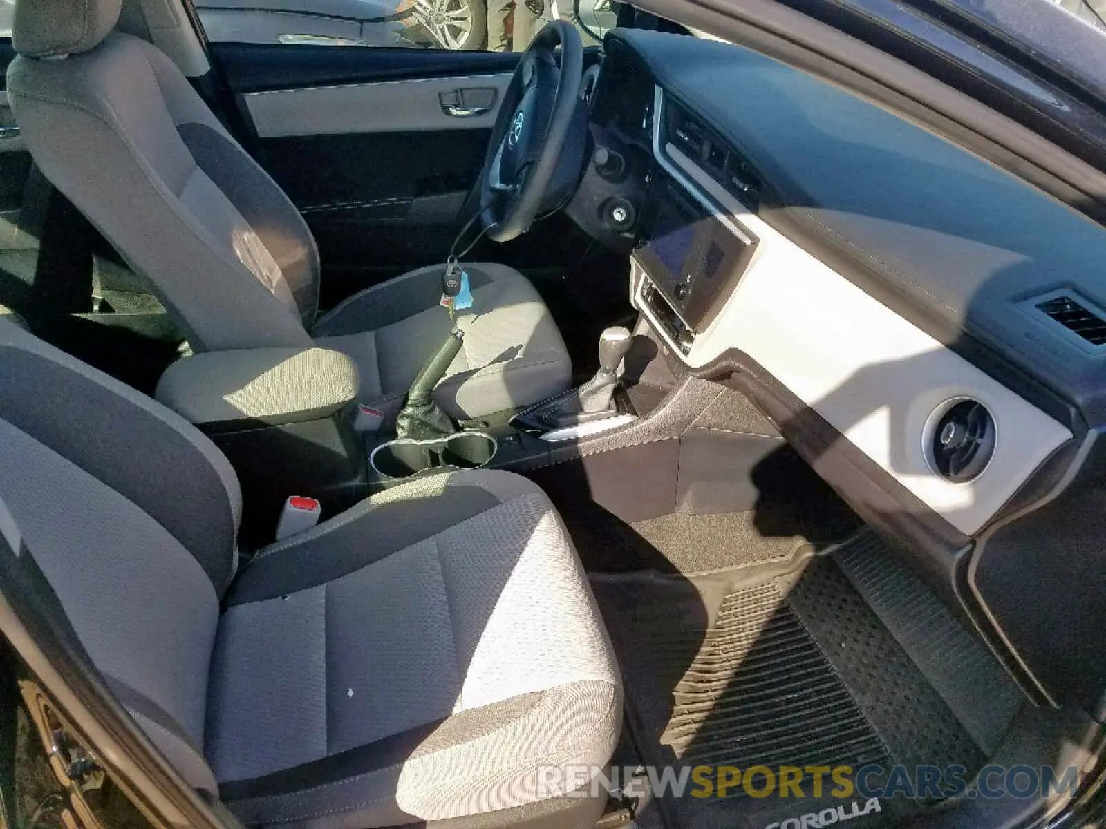 5 Photograph of a damaged car 2T1BURHE7KC209889 TOYOTA COROLLA 2019