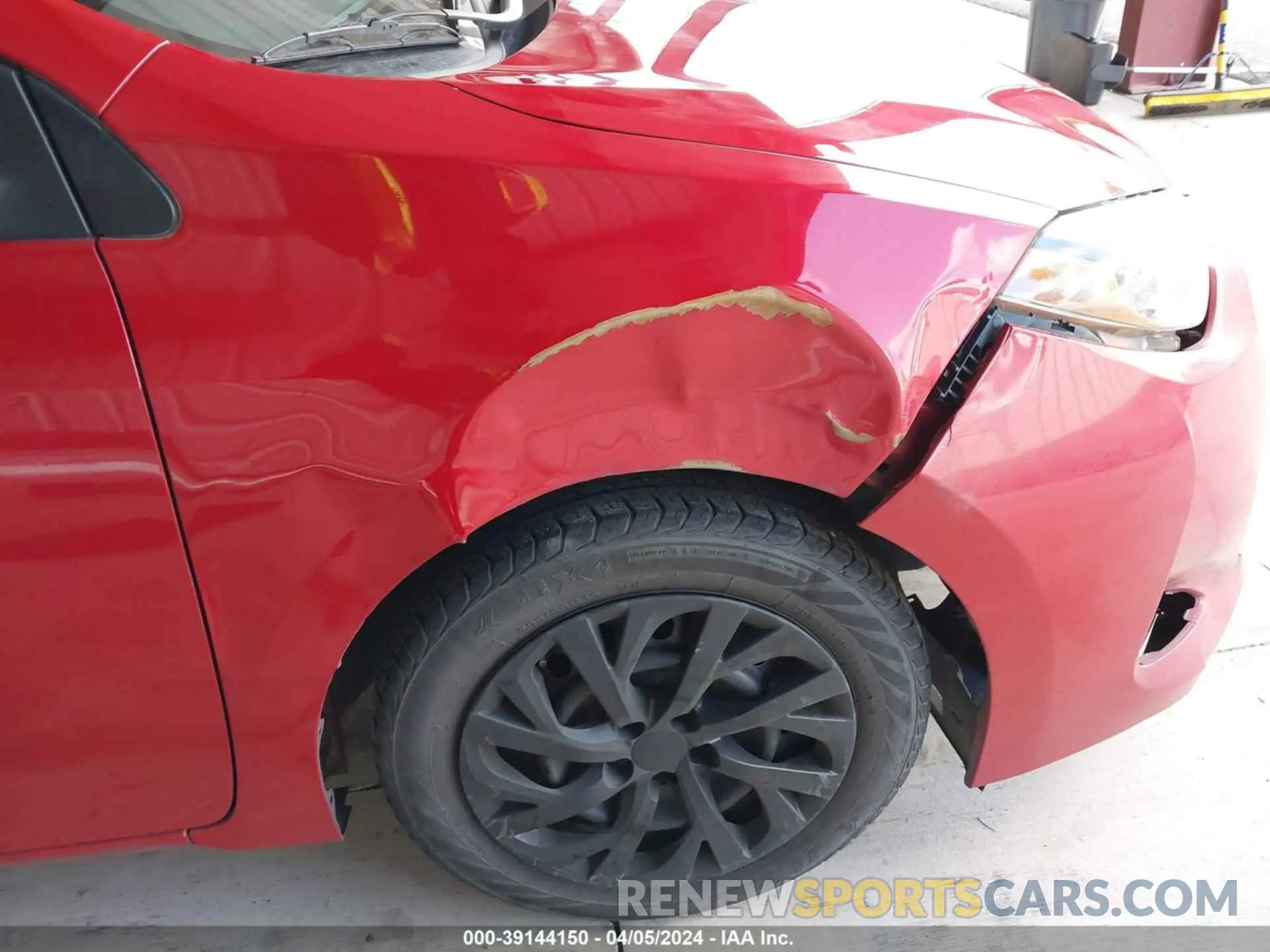 18 Photograph of a damaged car 2T1BURHE7KC211836 TOYOTA COROLLA 2019