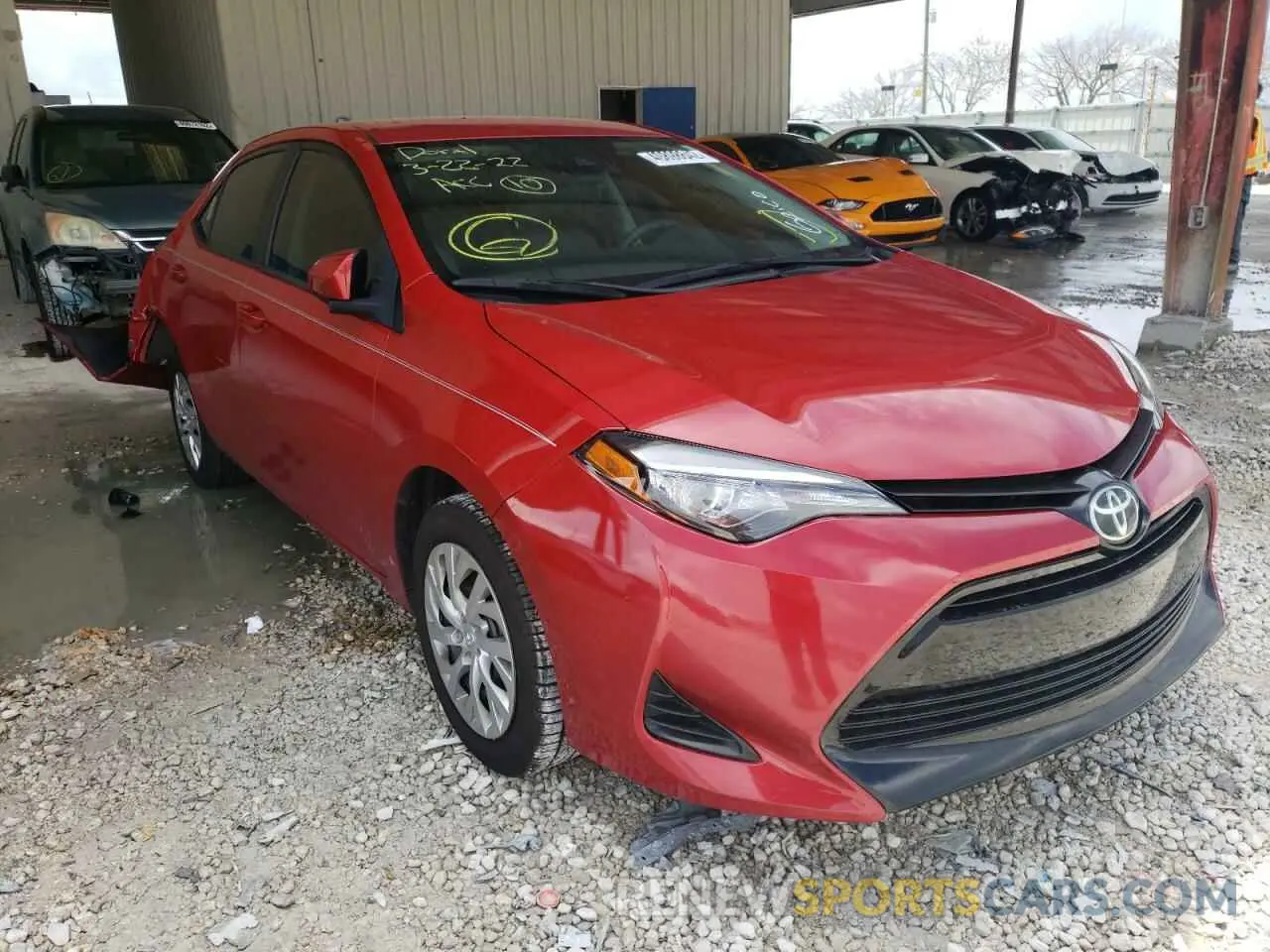 1 Фотография поврежденного автомобиля 2T1BURHE7KC217135 TOYOTA COROLLA 2019