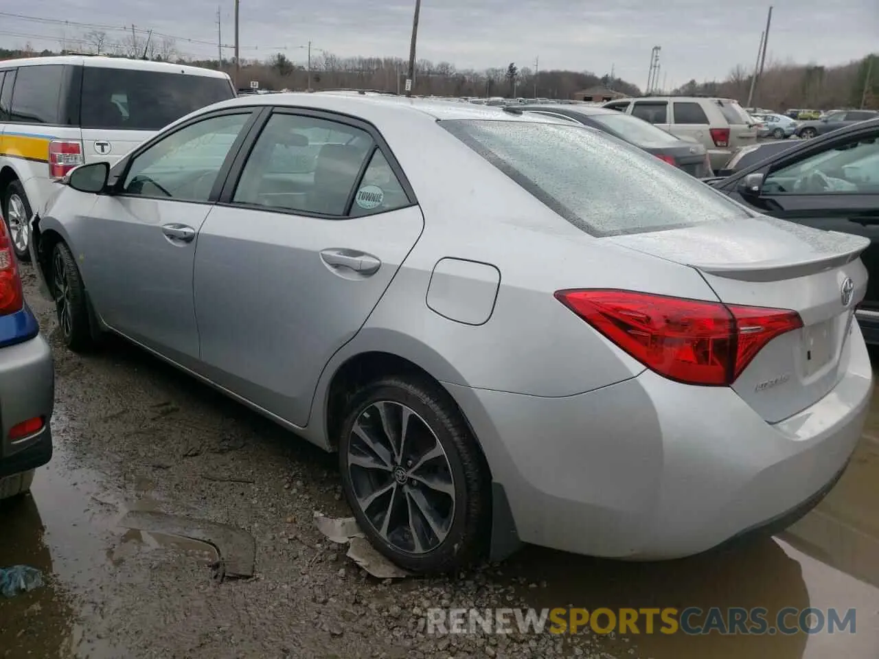 3 Фотография поврежденного автомобиля 2T1BURHE7KC234565 TOYOTA COROLLA 2019