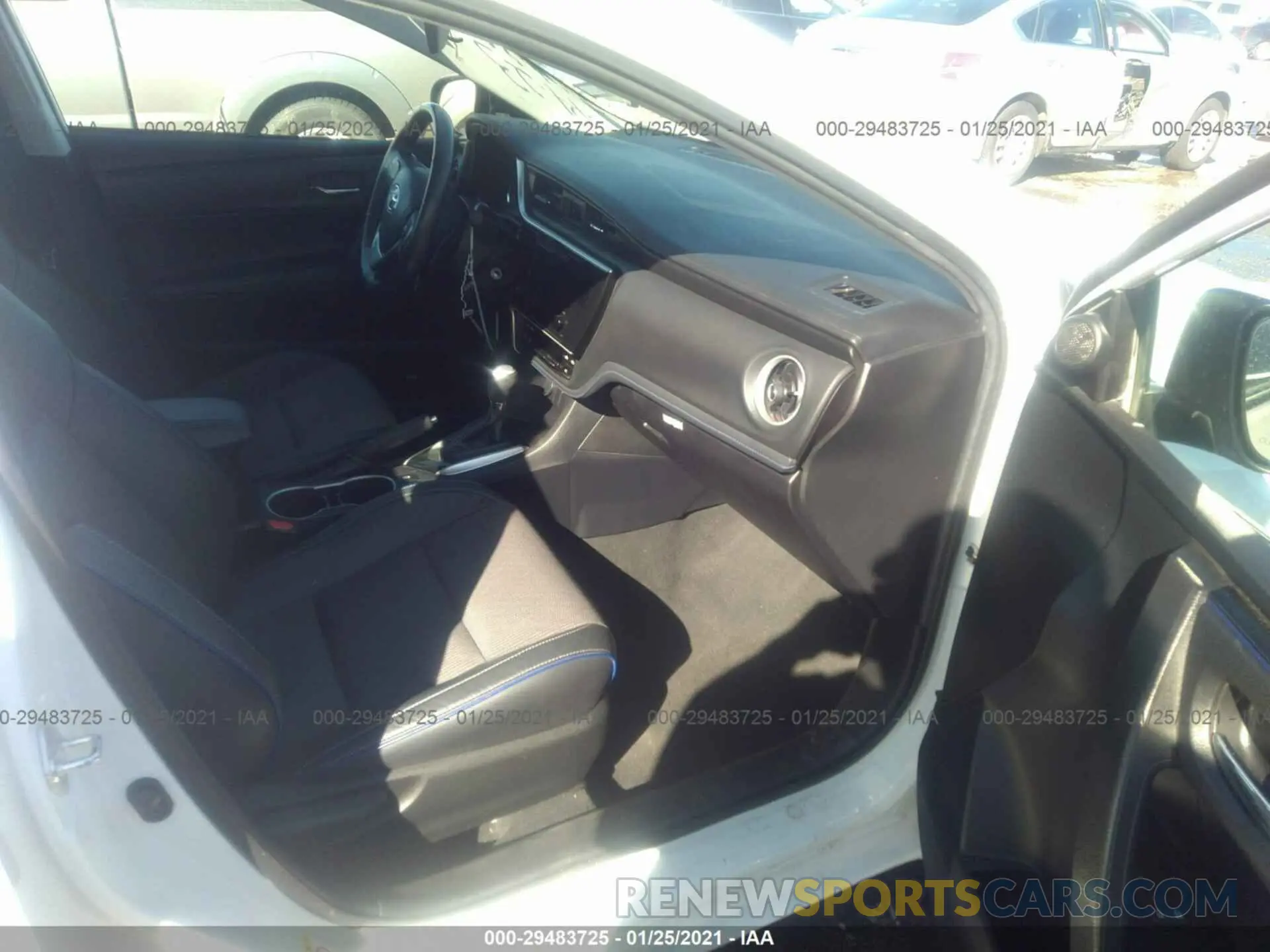 5 Photograph of a damaged car 2T1BURHE7KC242780 TOYOTA COROLLA 2019