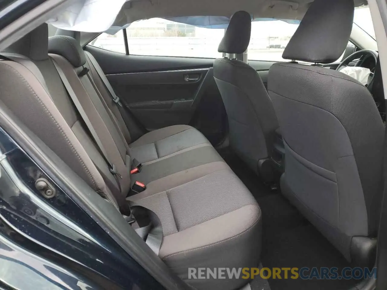 10 Фотография поврежденного автомобиля 2T1BURHE7KC243735 TOYOTA COROLLA 2019
