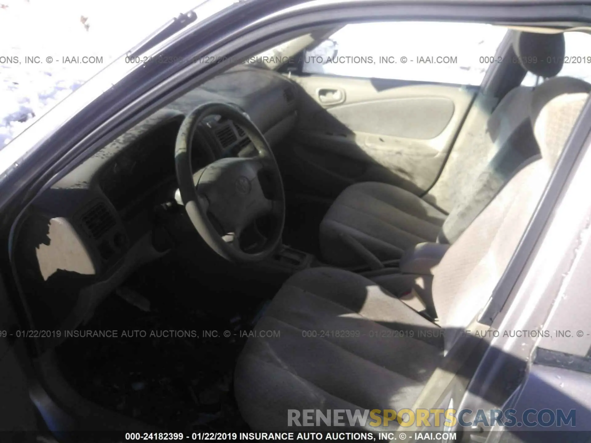 5 Photograph of a damaged car 2T1BURHE8KC128870 TOYOTA COROLLA 2019