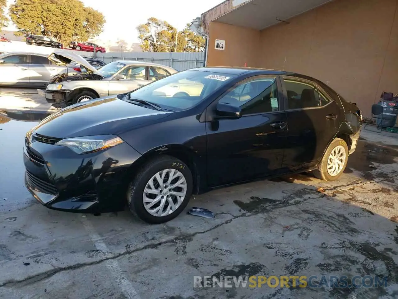 1 Photograph of a damaged car 2T1BURHE8KC139805 TOYOTA COROLLA 2019