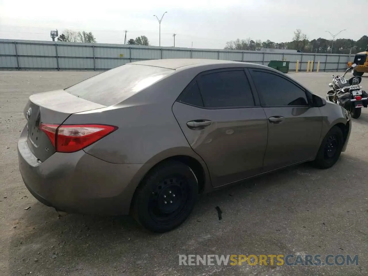 3 Photograph of a damaged car 2T1BURHE8KC143837 TOYOTA COROLLA 2019