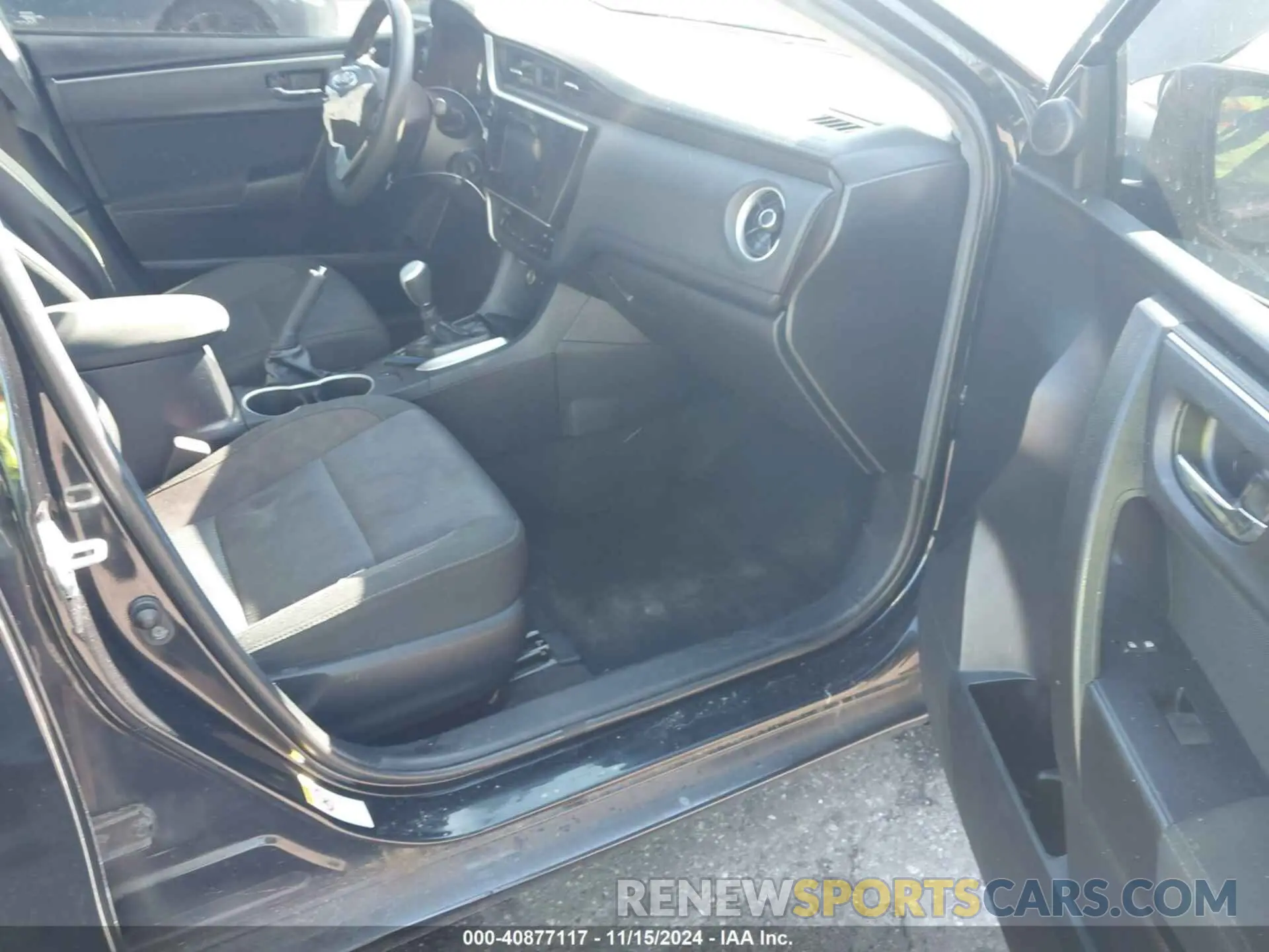 5 Photograph of a damaged car 2T1BURHE8KC149668 TOYOTA COROLLA 2019