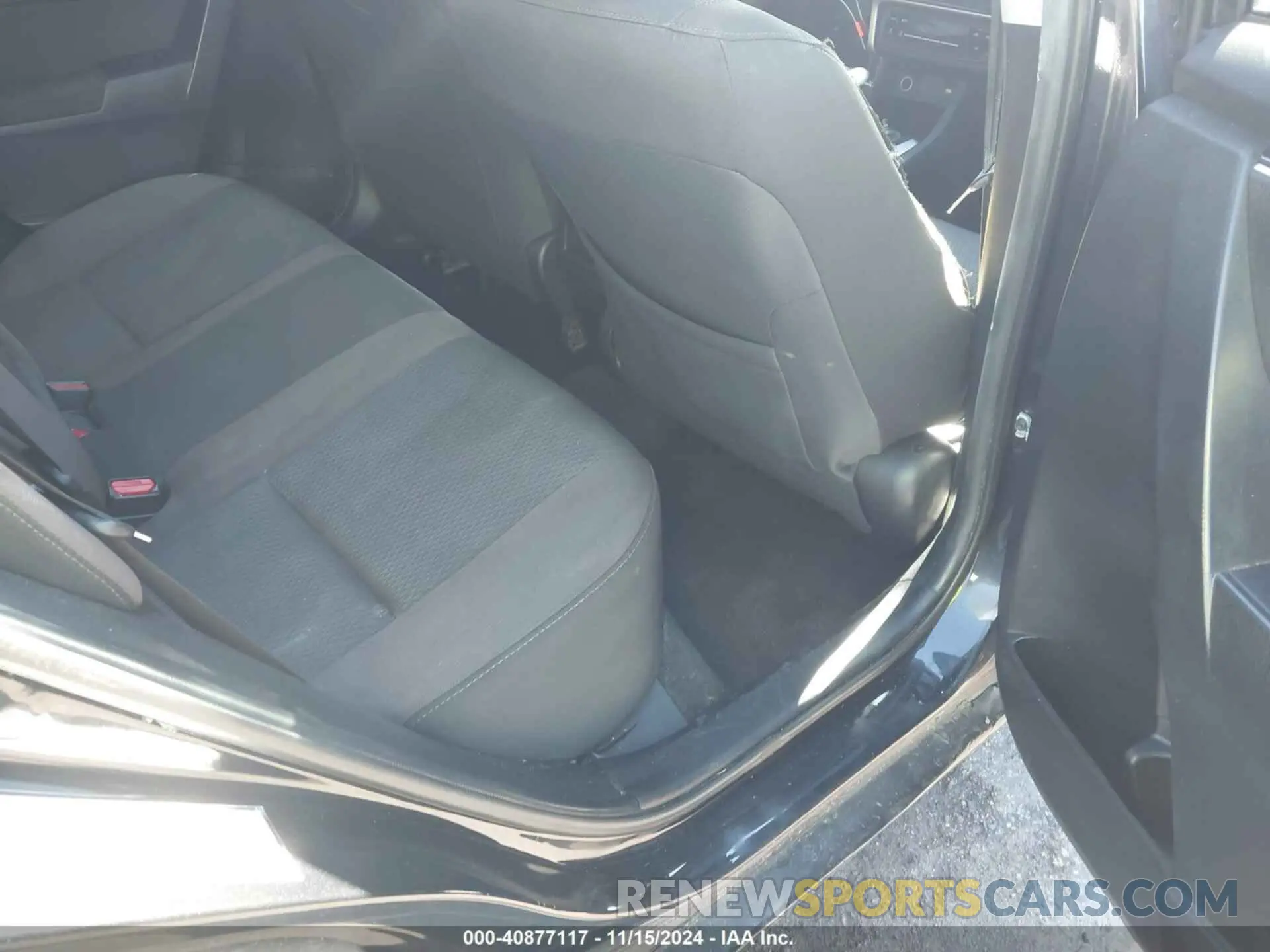 8 Photograph of a damaged car 2T1BURHE8KC149668 TOYOTA COROLLA 2019