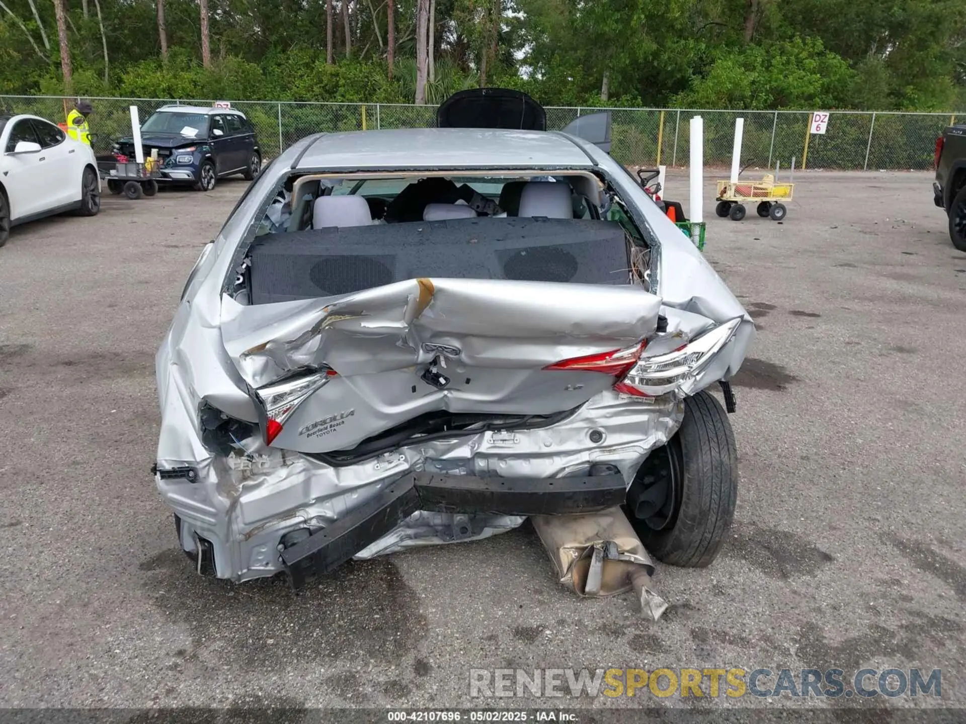 17 Фотография поврежденного автомобиля 2T1BURHE8KC170584 TOYOTA COROLLA 2019