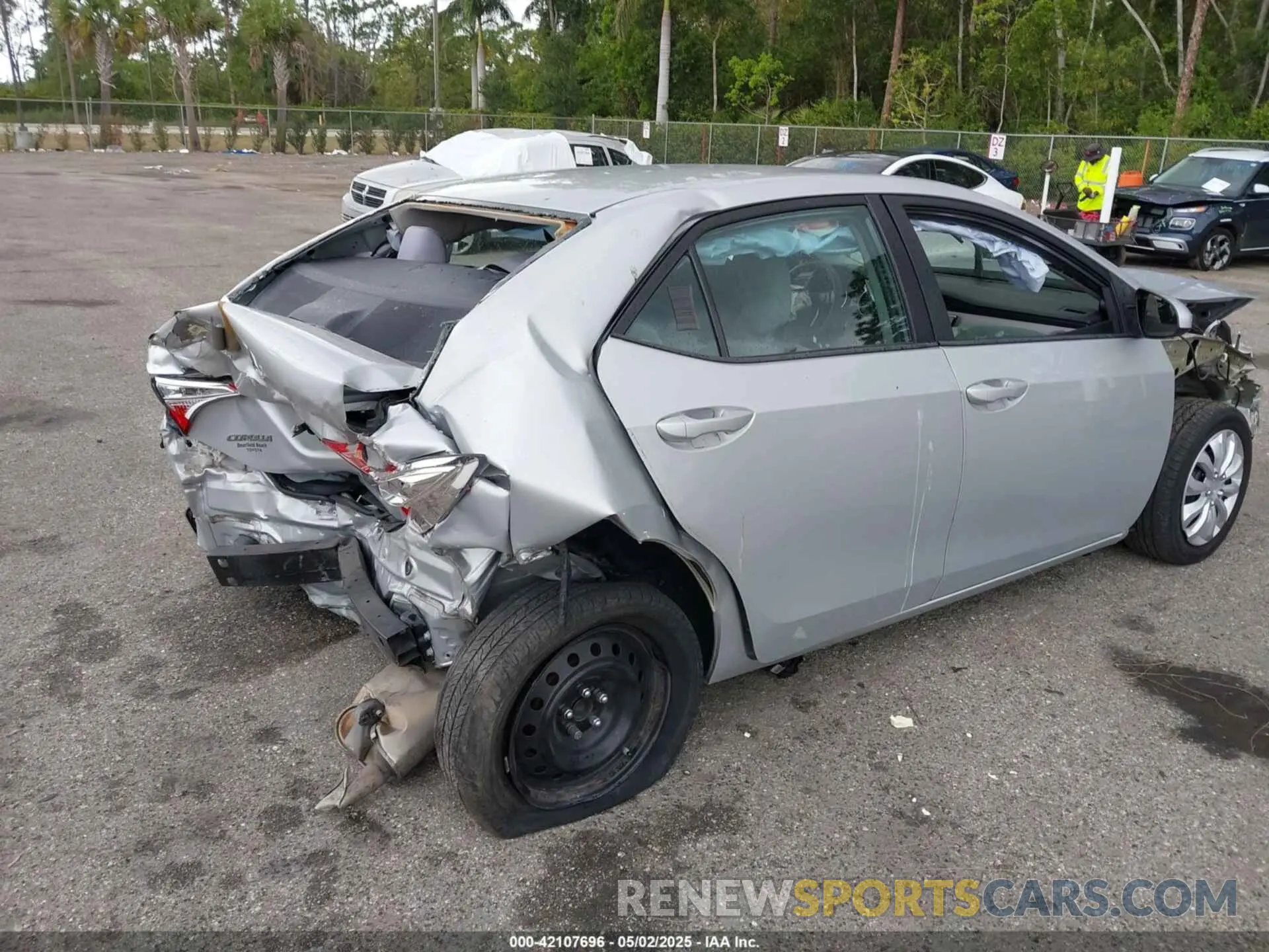 18 Фотография поврежденного автомобиля 2T1BURHE8KC170584 TOYOTA COROLLA 2019
