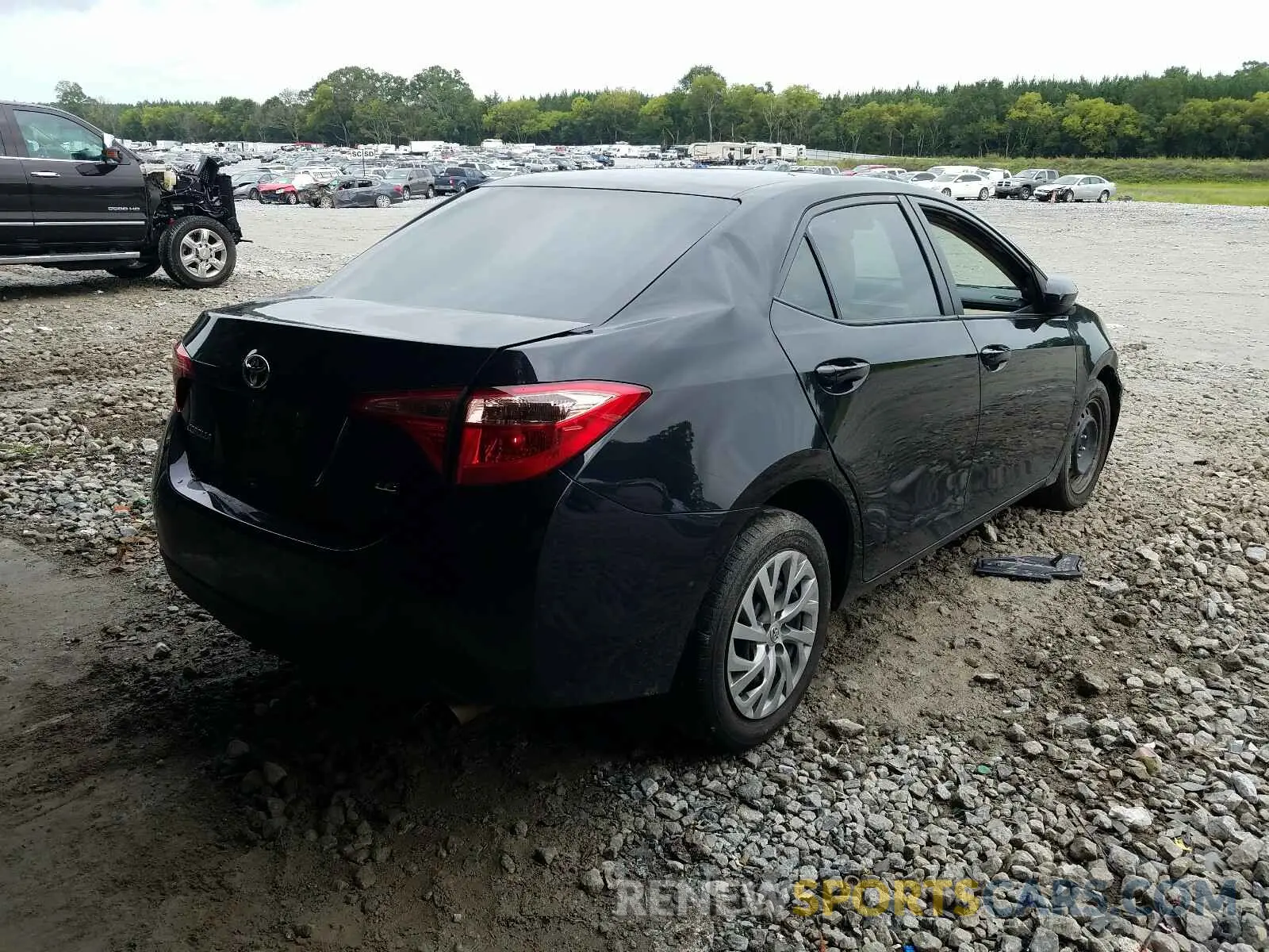 4 Photograph of a damaged car 2T1BURHE8KC173355 TOYOTA COROLLA 2019