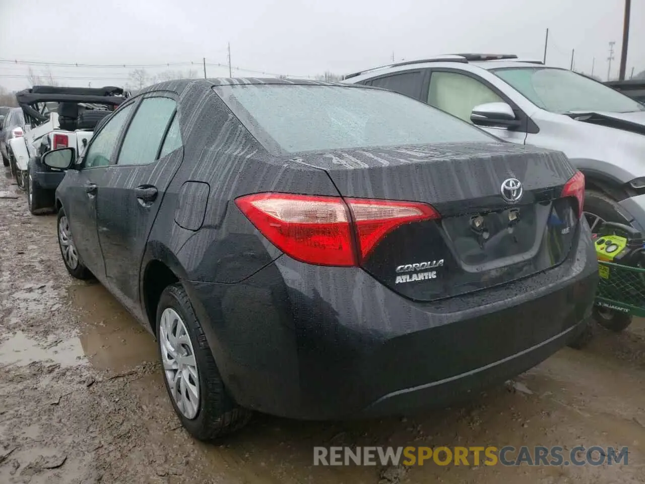 3 Photograph of a damaged car 2T1BURHE8KC176918 TOYOTA COROLLA 2019