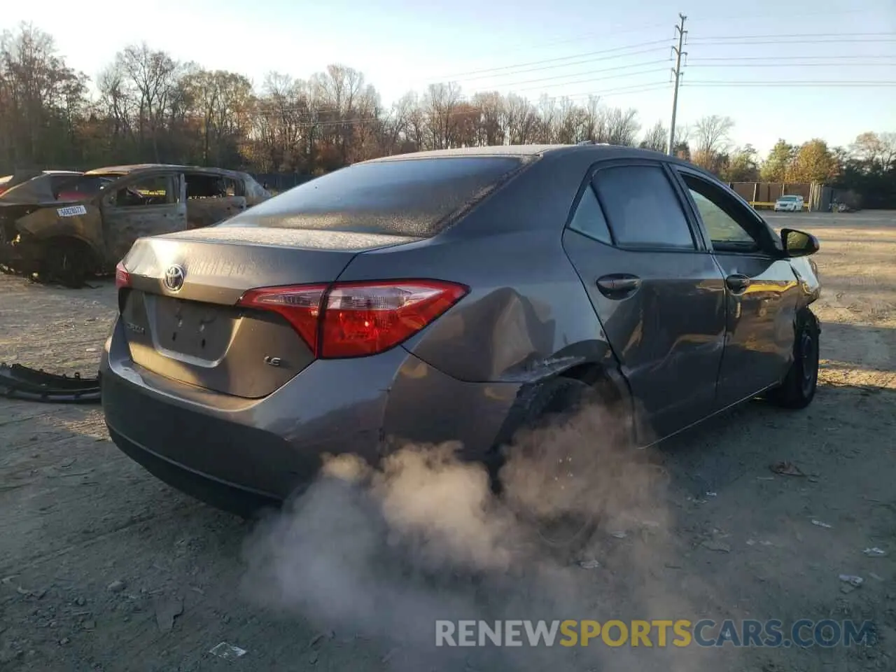 4 Photograph of a damaged car 2T1BURHE8KC190740 TOYOTA COROLLA 2019