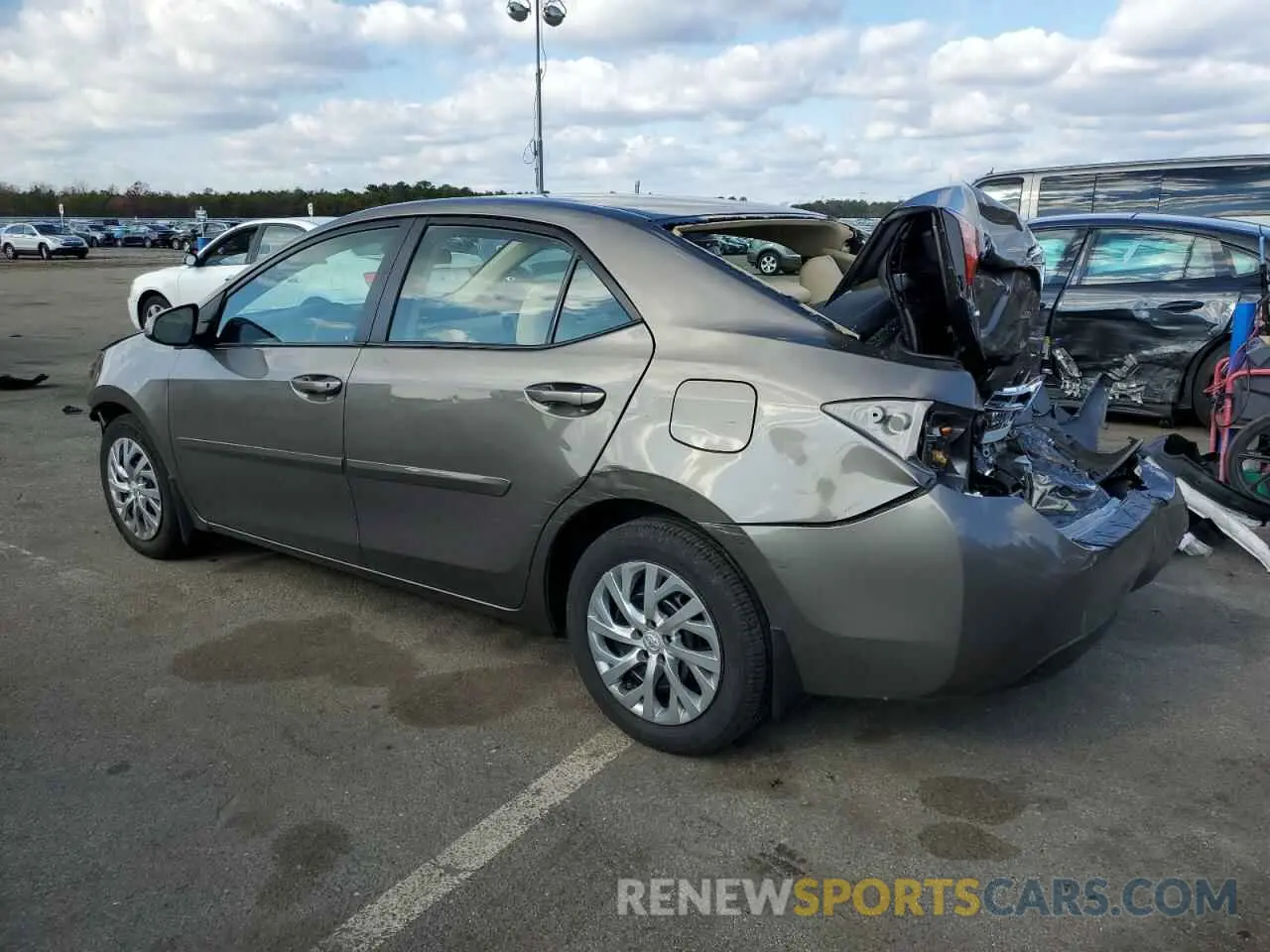 2 Фотография поврежденного автомобиля 2T1BURHE8KC194321 TOYOTA COROLLA 2019