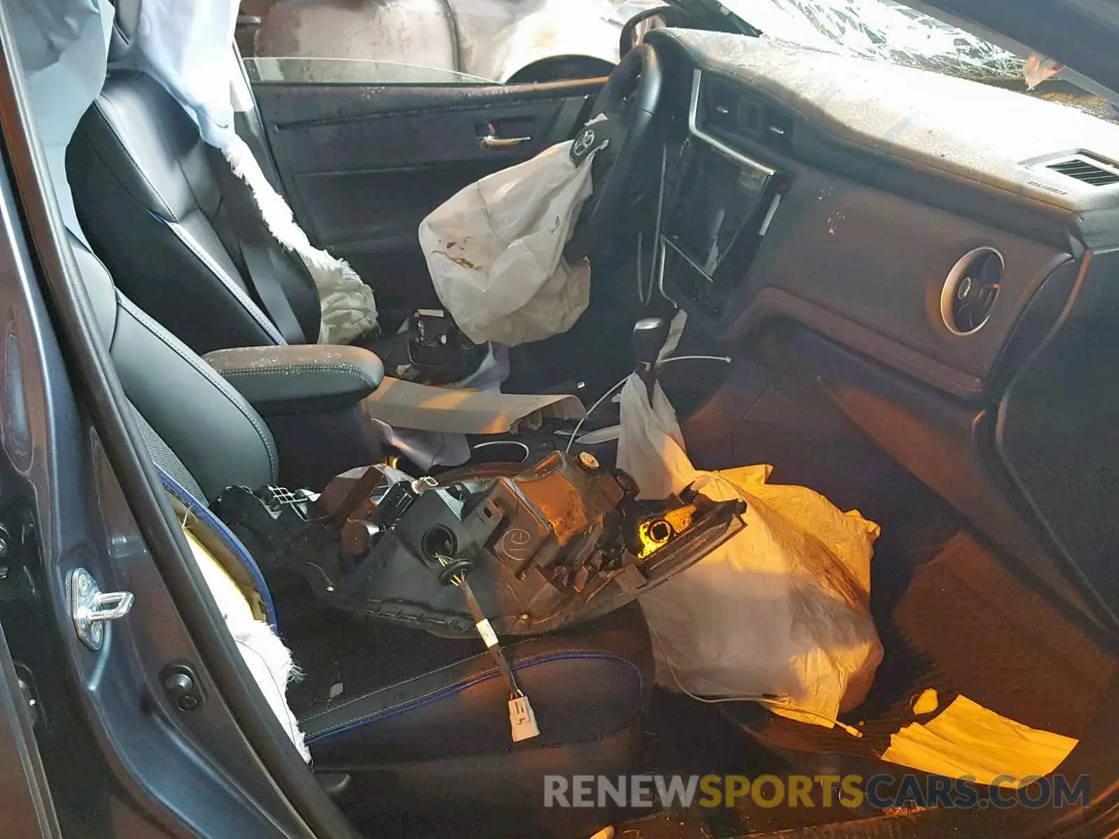 5 Photograph of a damaged car 2T1BURHE8KC198207 TOYOTA COROLLA 2019