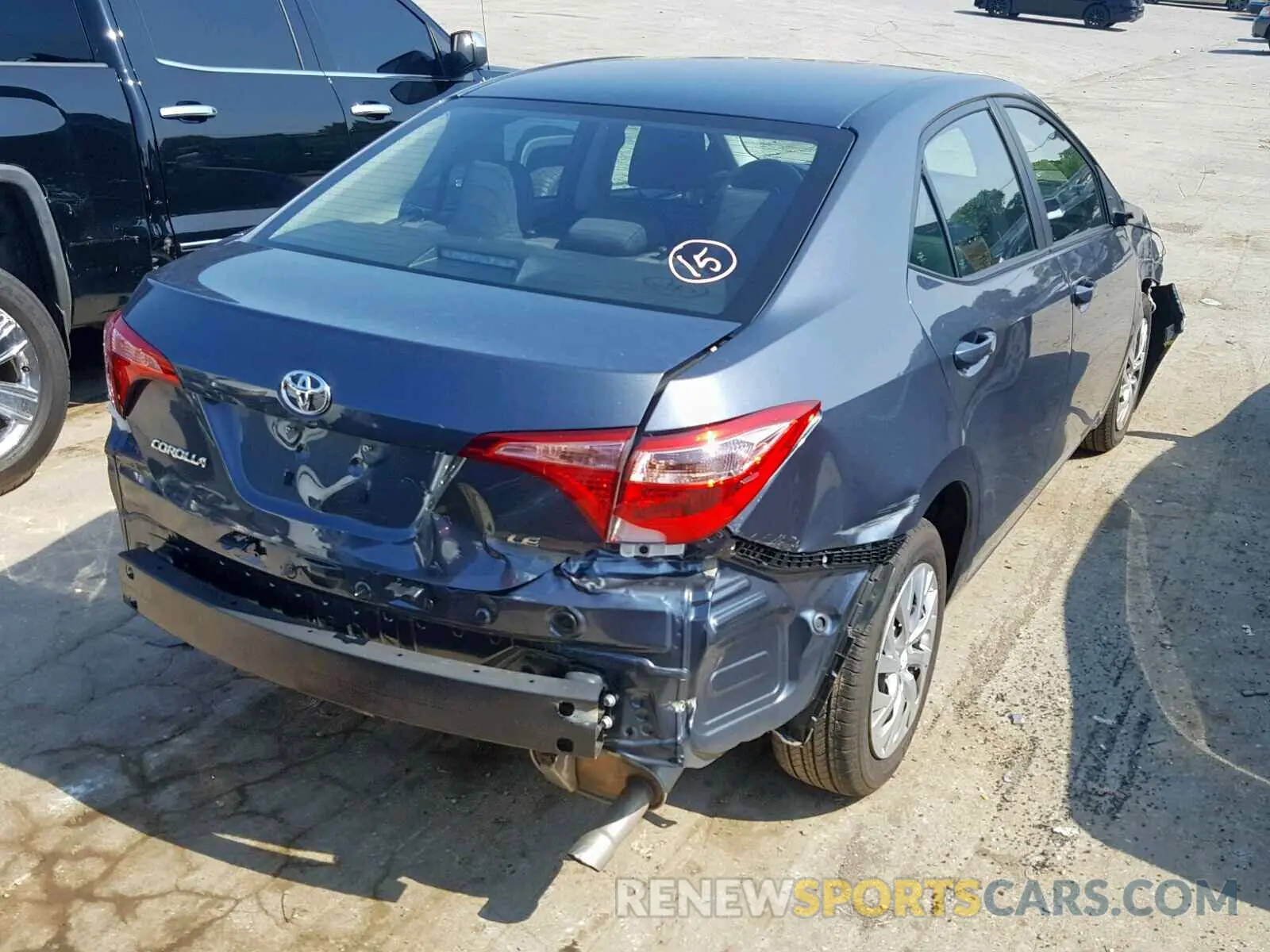 4 Photograph of a damaged car 2T1BURHE8KC226698 TOYOTA COROLLA 2019