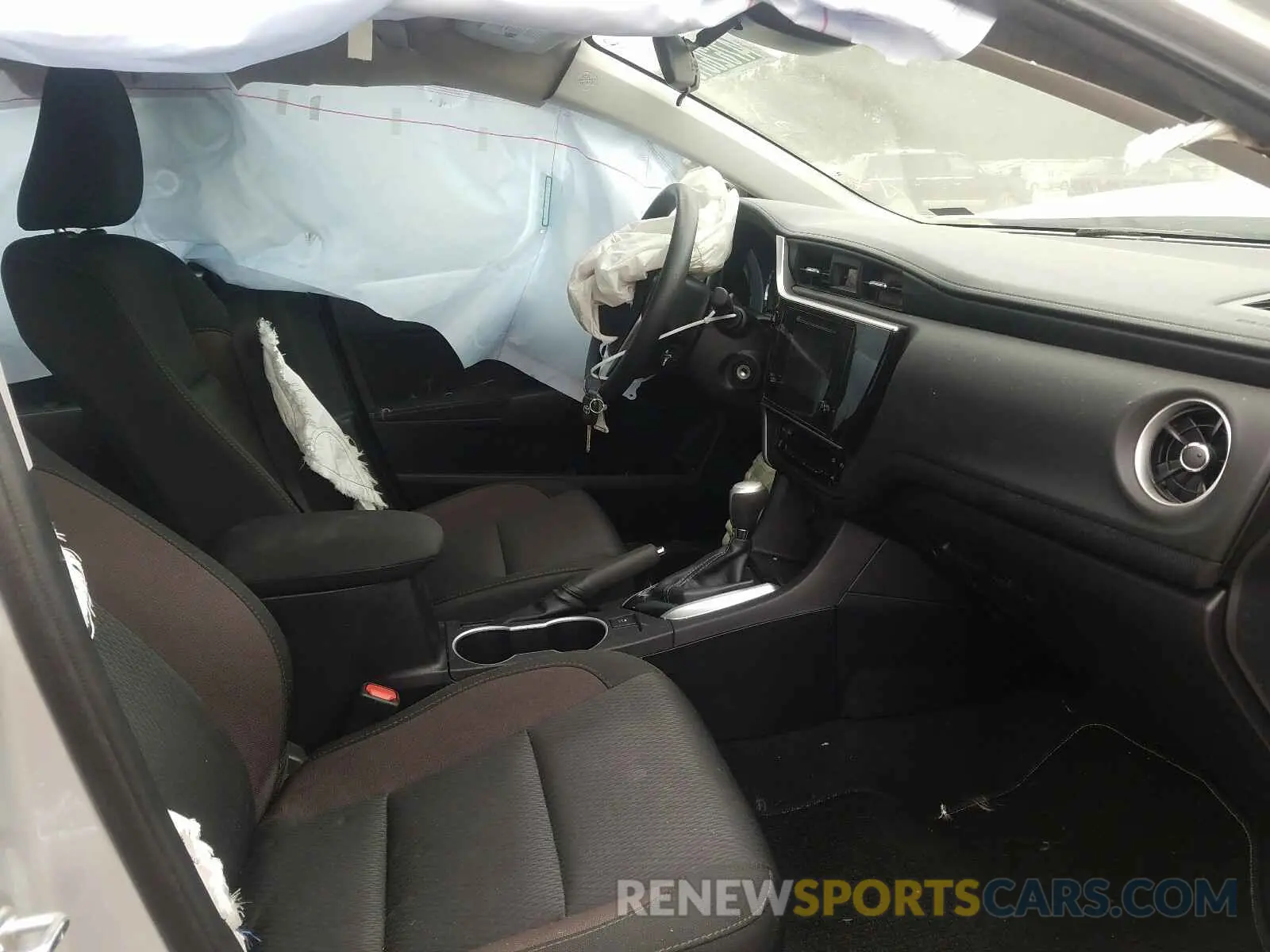5 Photograph of a damaged car 2T1BURHE8KC234767 TOYOTA COROLLA 2019