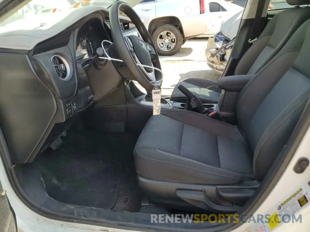 7 Photograph of a damaged car 2T1BURHE8KC236700 TOYOTA COROLLA 2019
