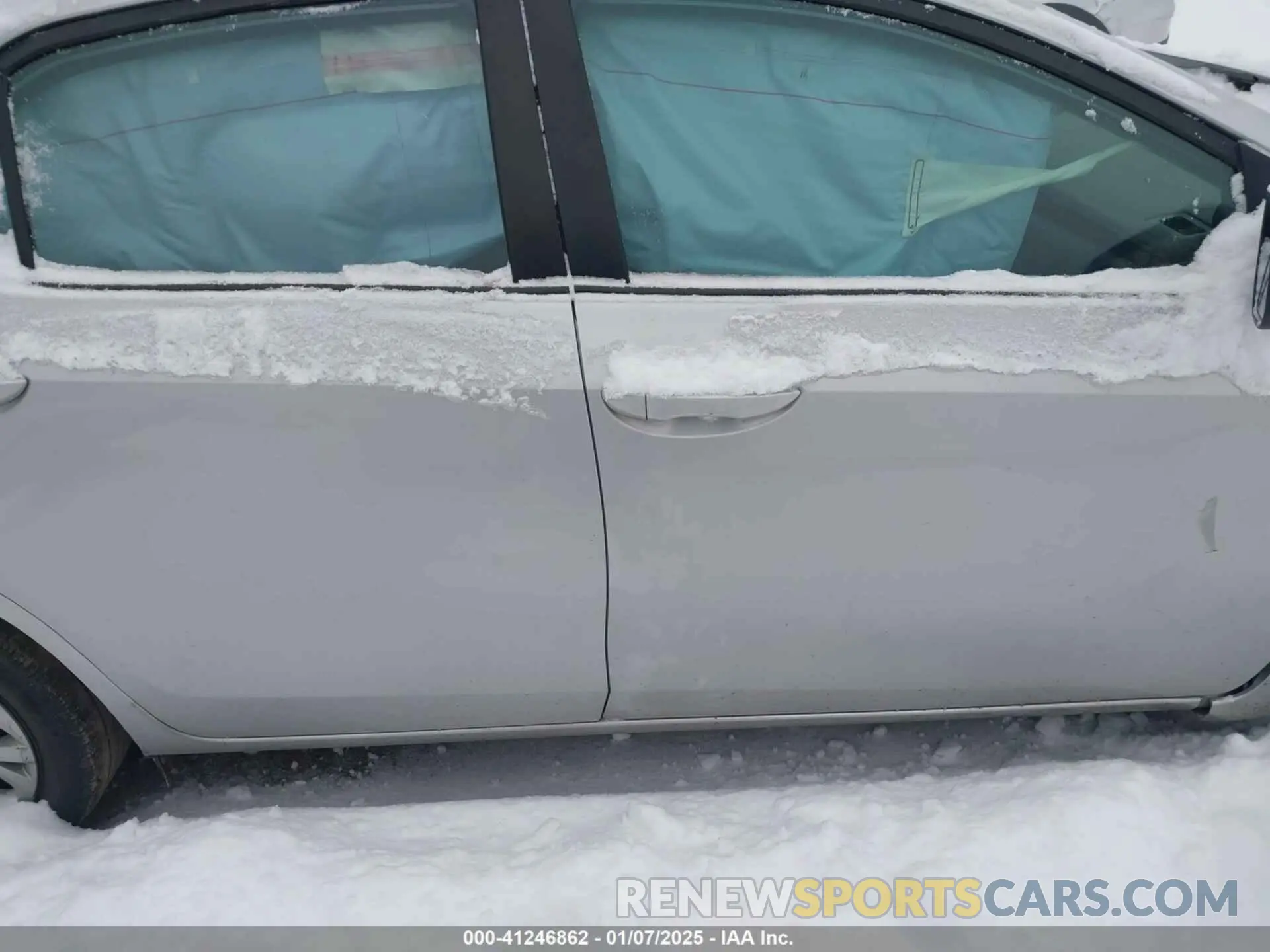 12 Photograph of a damaged car 2T1BURHE8KC243100 TOYOTA COROLLA 2019