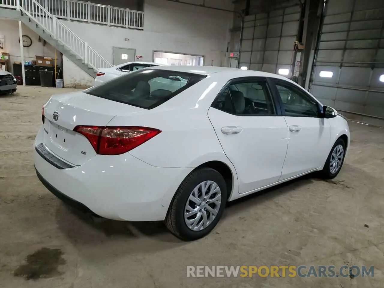 3 Photograph of a damaged car 2T1BURHE8KC246417 TOYOTA COROLLA 2019