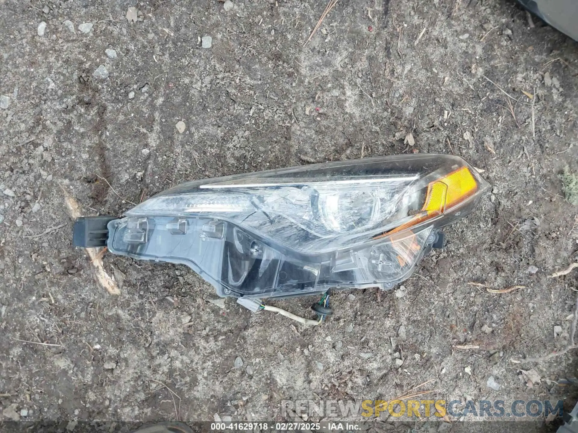 11 Photograph of a damaged car 2T1BURHE9KC136783 TOYOTA COROLLA 2019