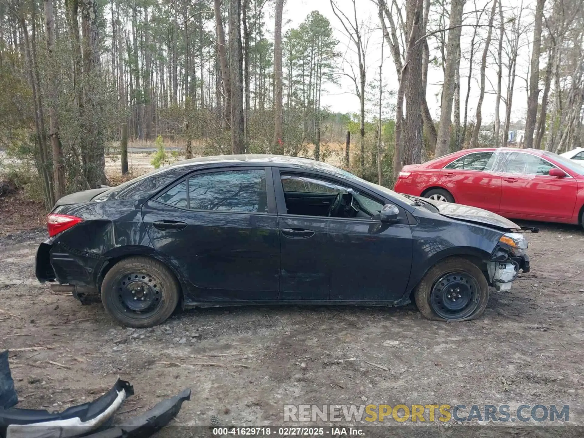 13 Photograph of a damaged car 2T1BURHE9KC136783 TOYOTA COROLLA 2019