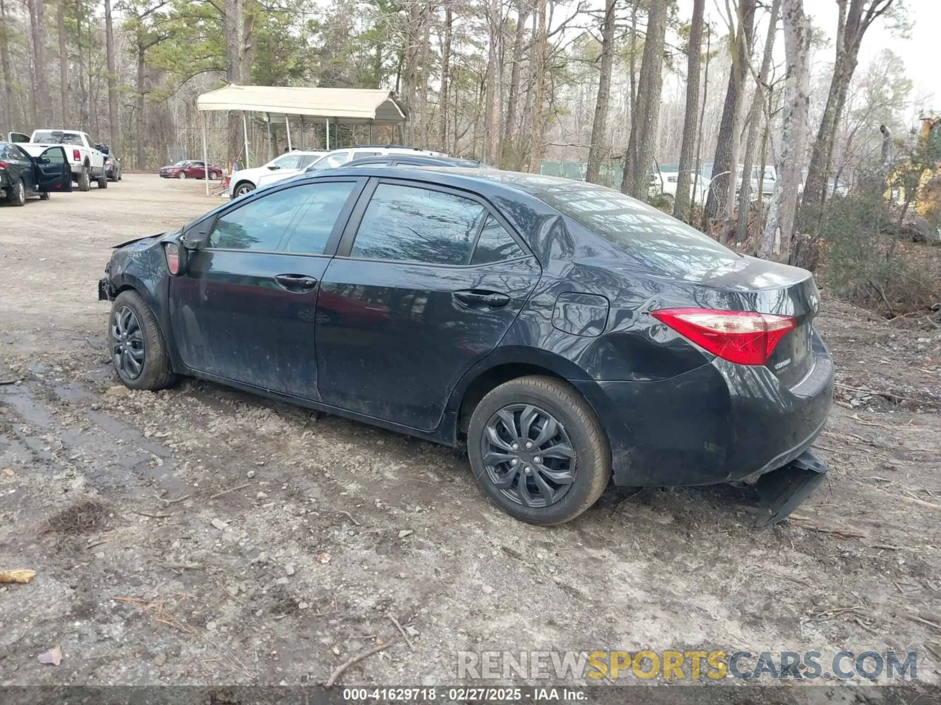 3 Photograph of a damaged car 2T1BURHE9KC136783 TOYOTA COROLLA 2019
