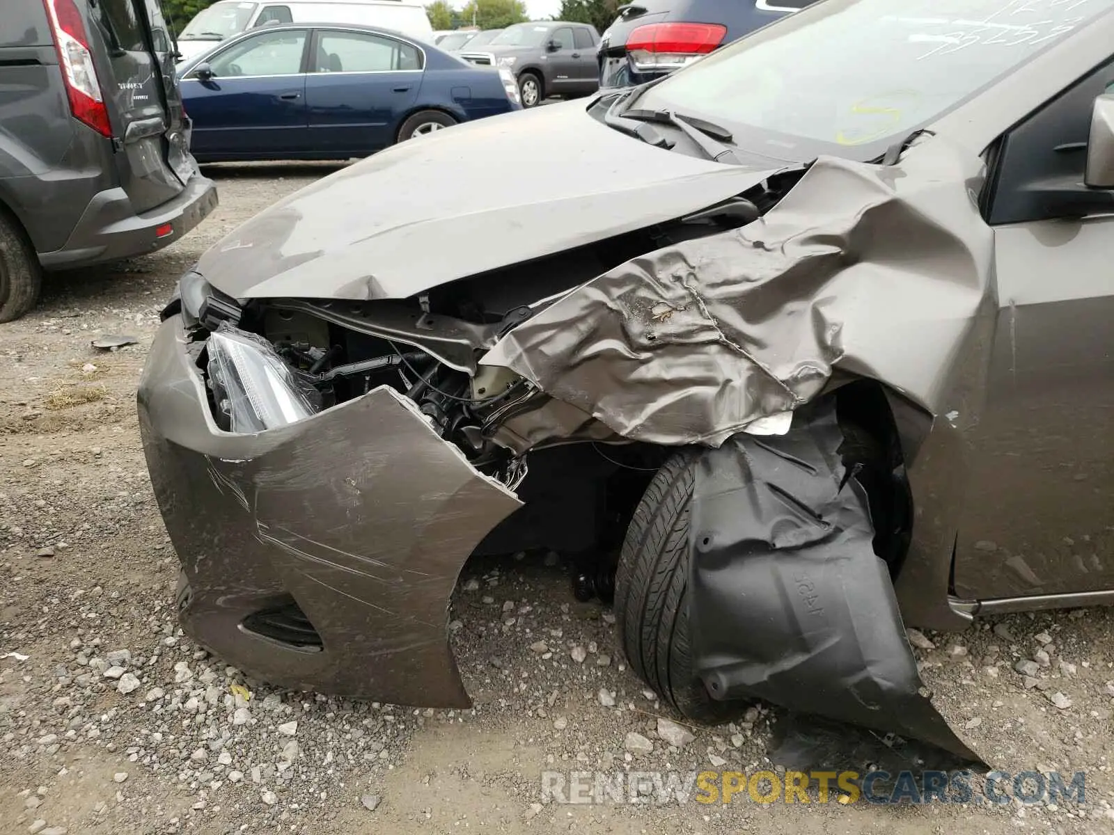 9 Photograph of a damaged car 2T1BURHE9KC137741 TOYOTA COROLLA 2019