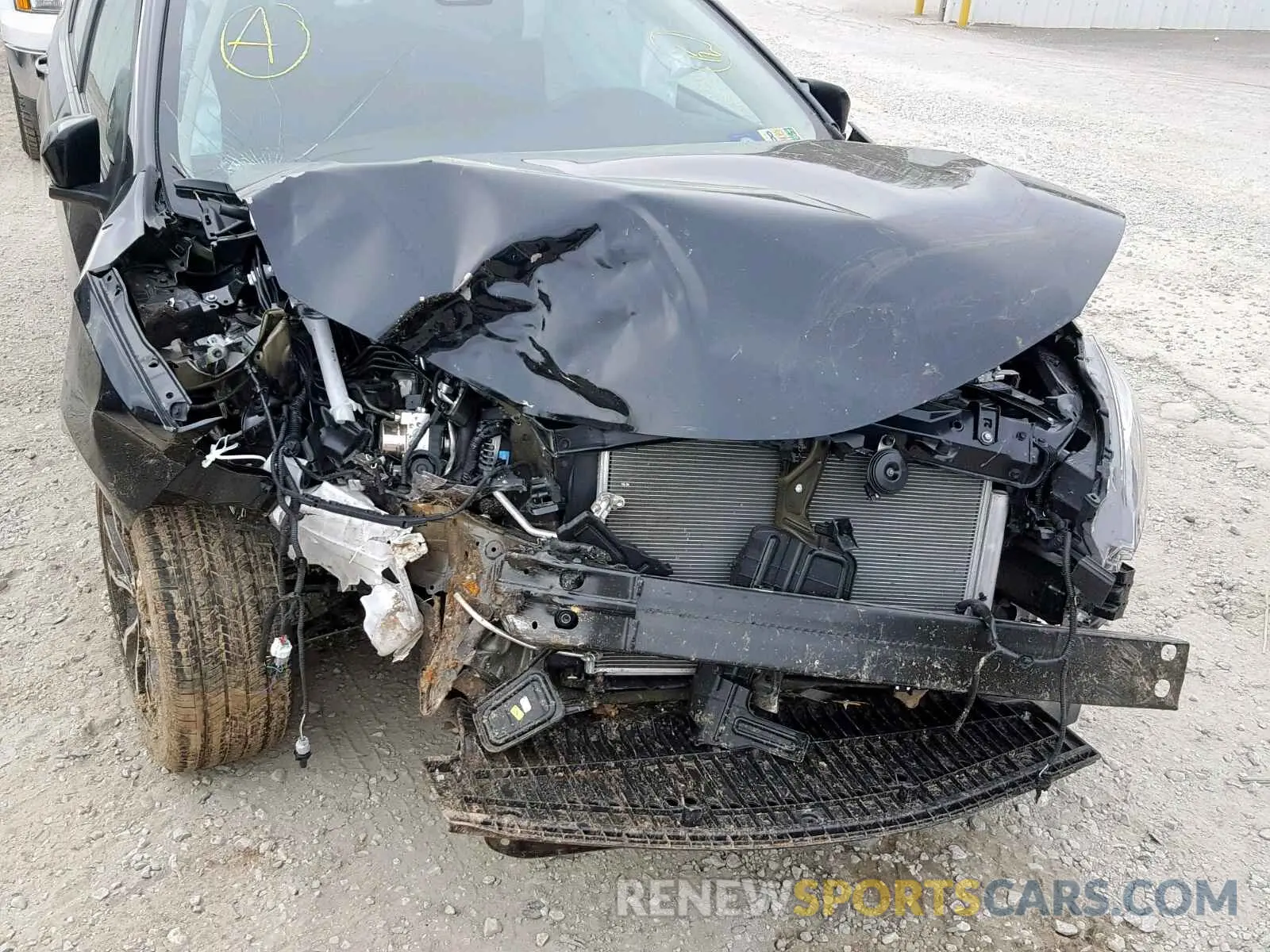 9 Photograph of a damaged car 2T1BURHE9KC154197 TOYOTA COROLLA 2019