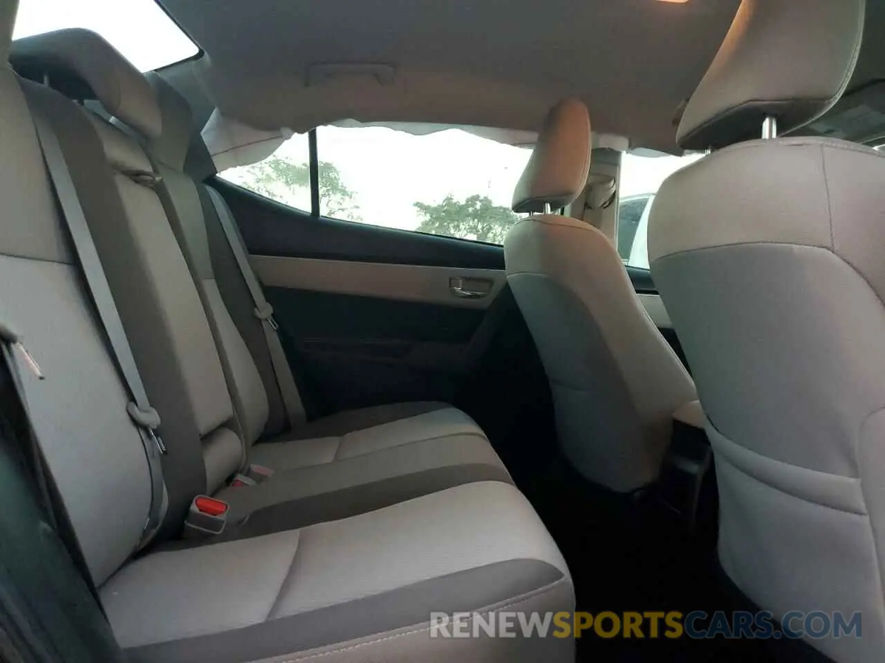 10 Photograph of a damaged car 2T1BURHE9KC158198 TOYOTA COROLLA 2019