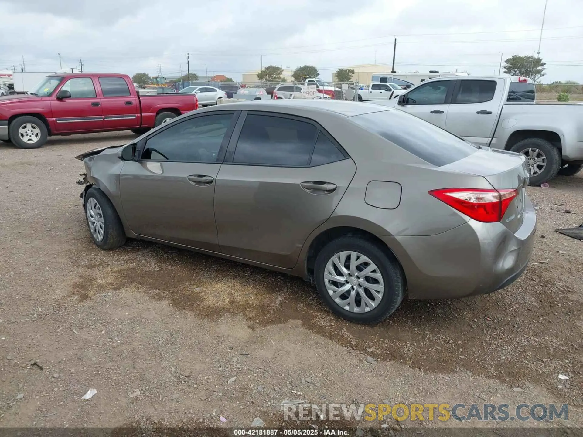 3 Фотография поврежденного автомобиля 2T1BURHE9KC160145 TOYOTA COROLLA 2019