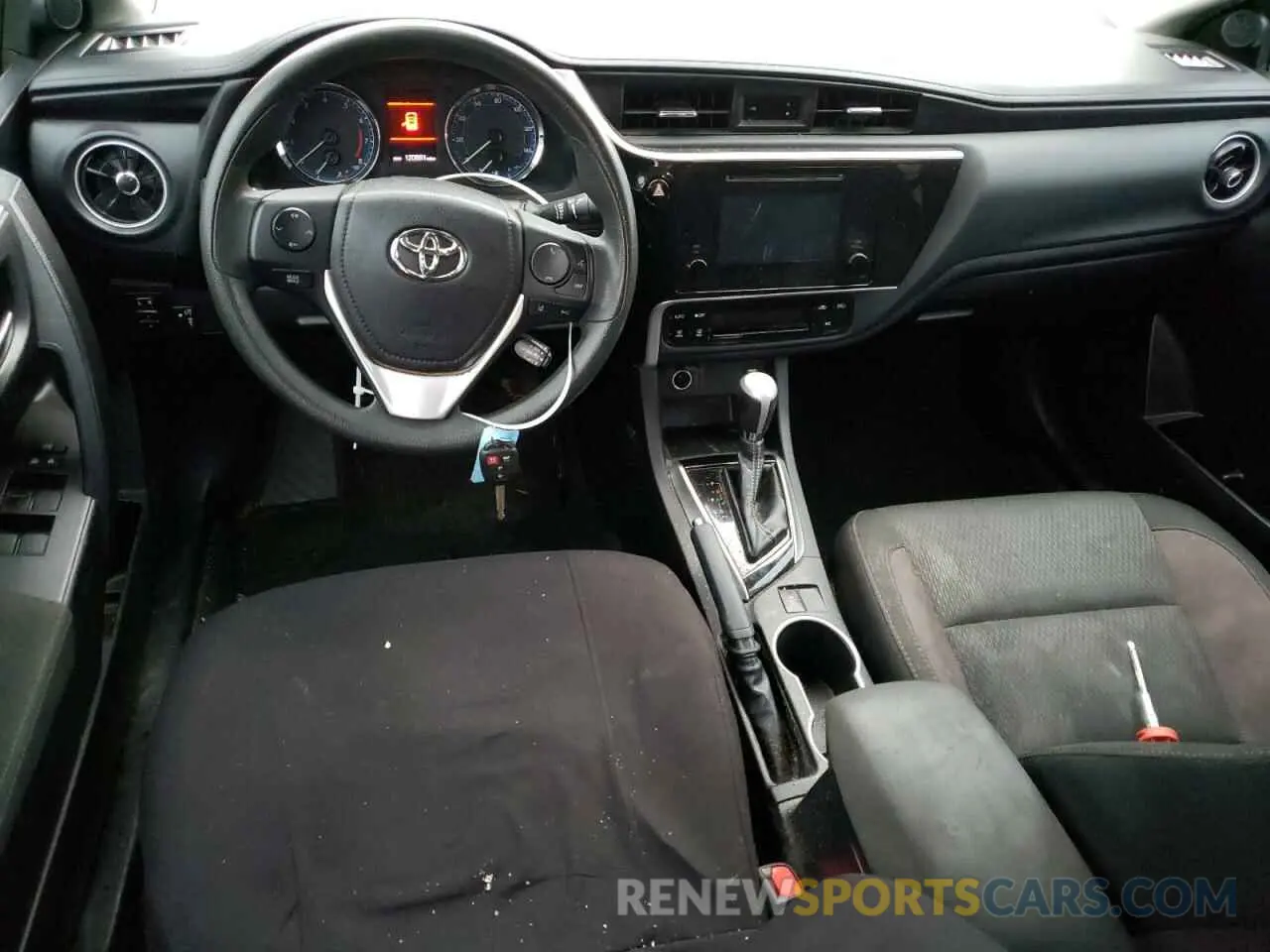 8 Photograph of a damaged car 2T1BURHE9KC160775 TOYOTA COROLLA 2019