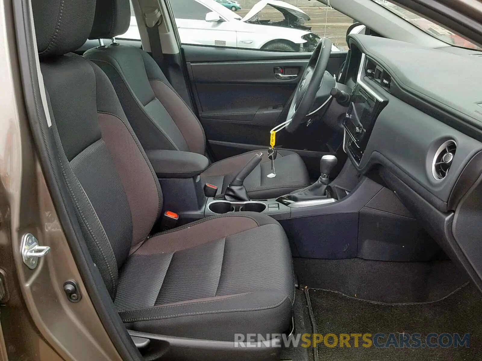 5 Photograph of a damaged car 2T1BURHE9KC161523 TOYOTA COROLLA 2019