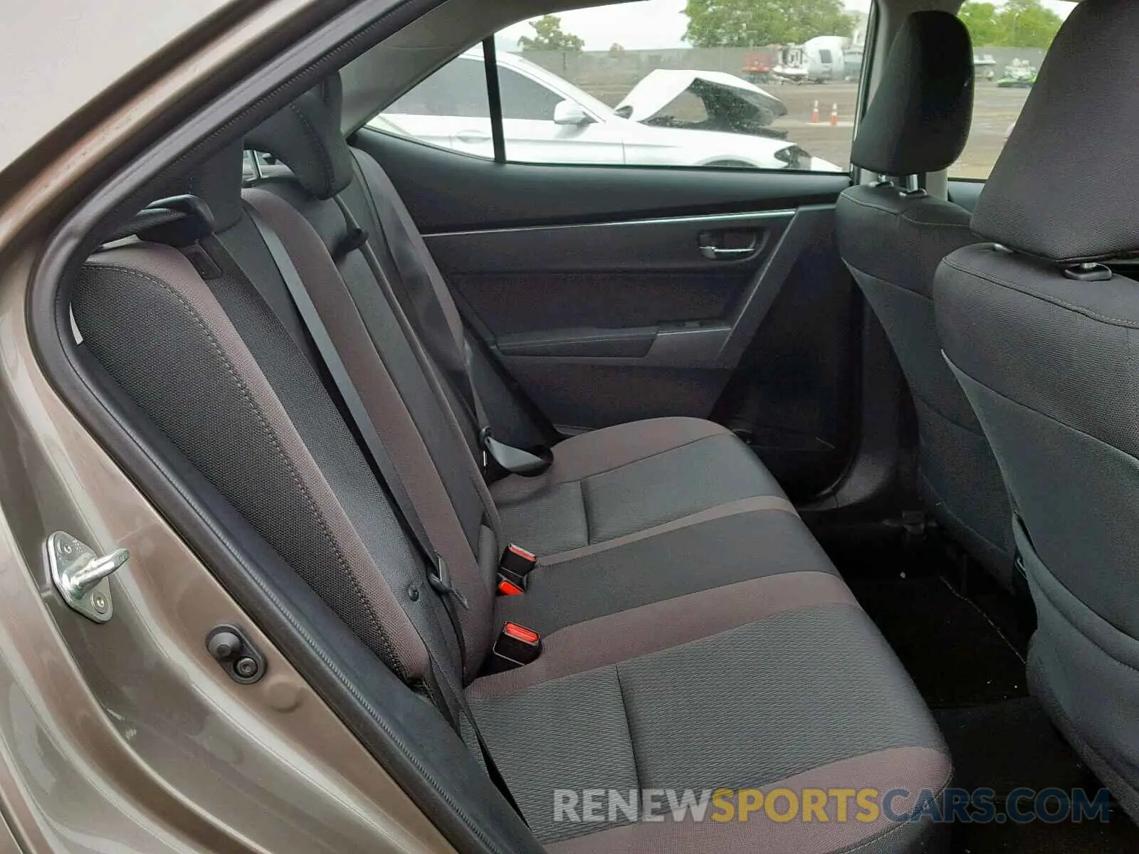 6 Photograph of a damaged car 2T1BURHE9KC161523 TOYOTA COROLLA 2019