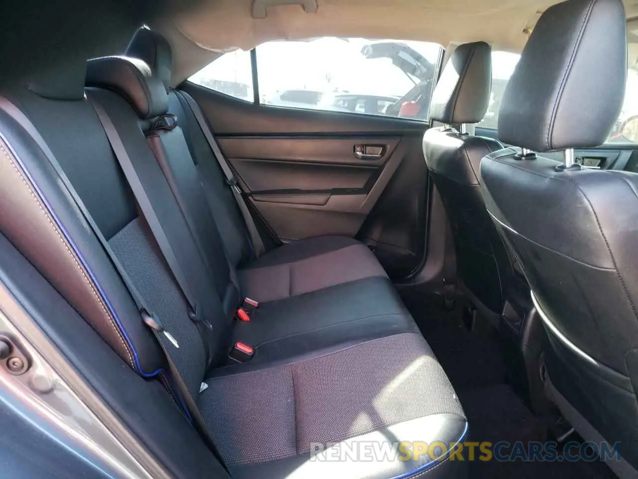 10 Фотография поврежденного автомобиля 2T1BURHE9KC166298 TOYOTA COROLLA 2019