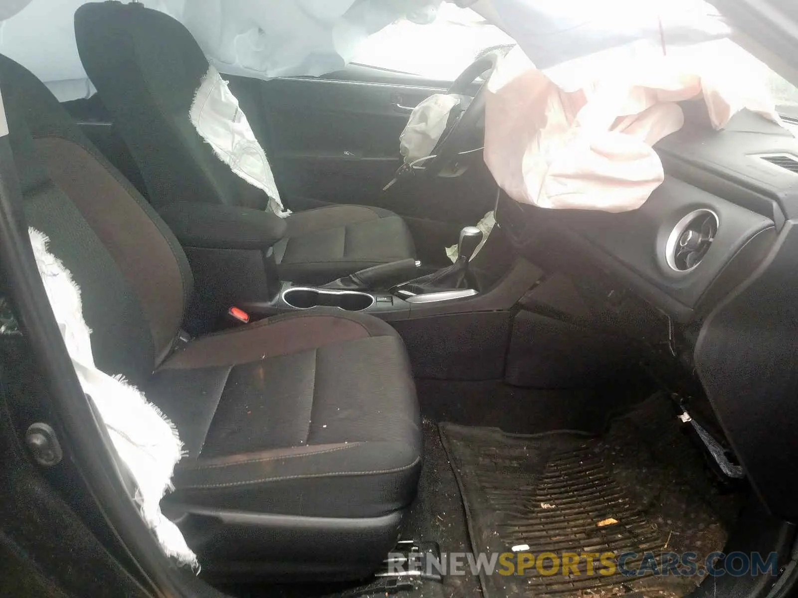 5 Photograph of a damaged car 2T1BURHE9KC179469 TOYOTA COROLLA 2019