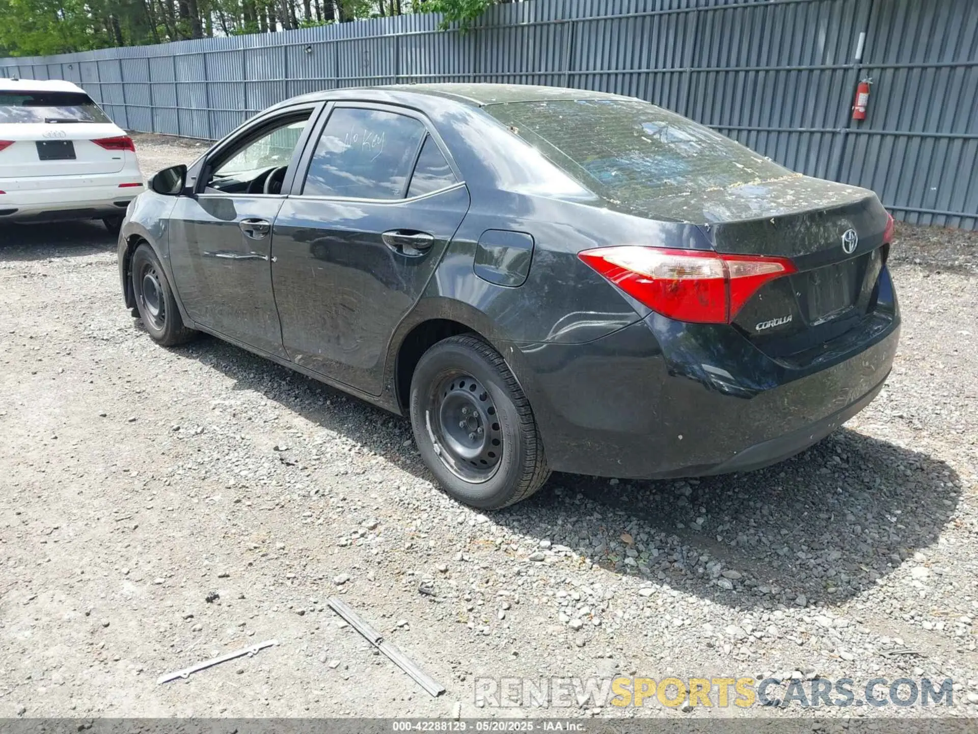3 Photograph of a damaged car 2T1BURHE9KC183991 TOYOTA COROLLA 2019