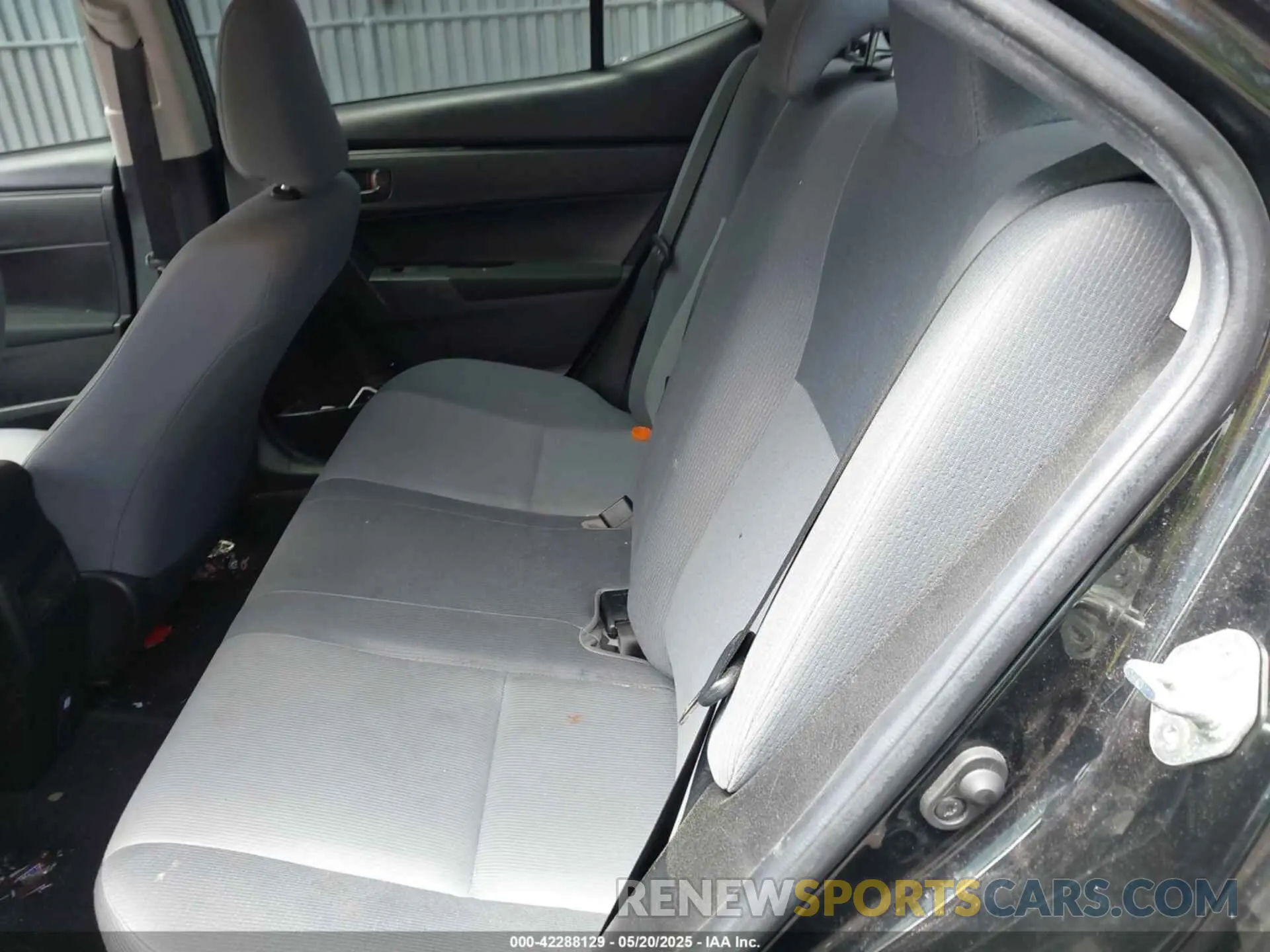 8 Photograph of a damaged car 2T1BURHE9KC183991 TOYOTA COROLLA 2019