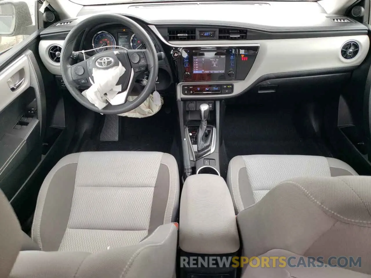 8 Фотография поврежденного автомобиля 2T1BURHE9KC184543 TOYOTA COROLLA 2019