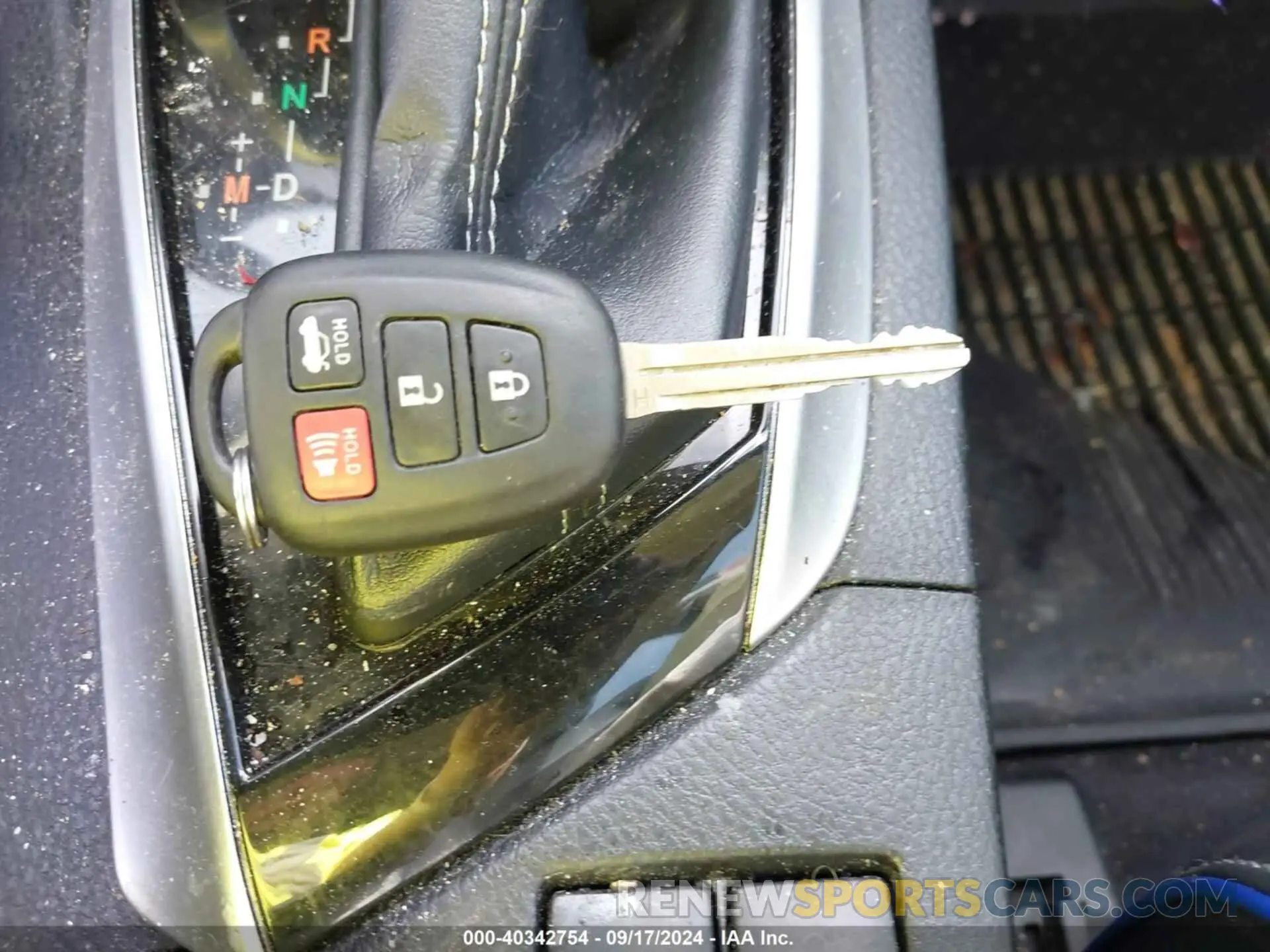 11 Photograph of a damaged car 2T1BURHE9KC192769 TOYOTA COROLLA 2019